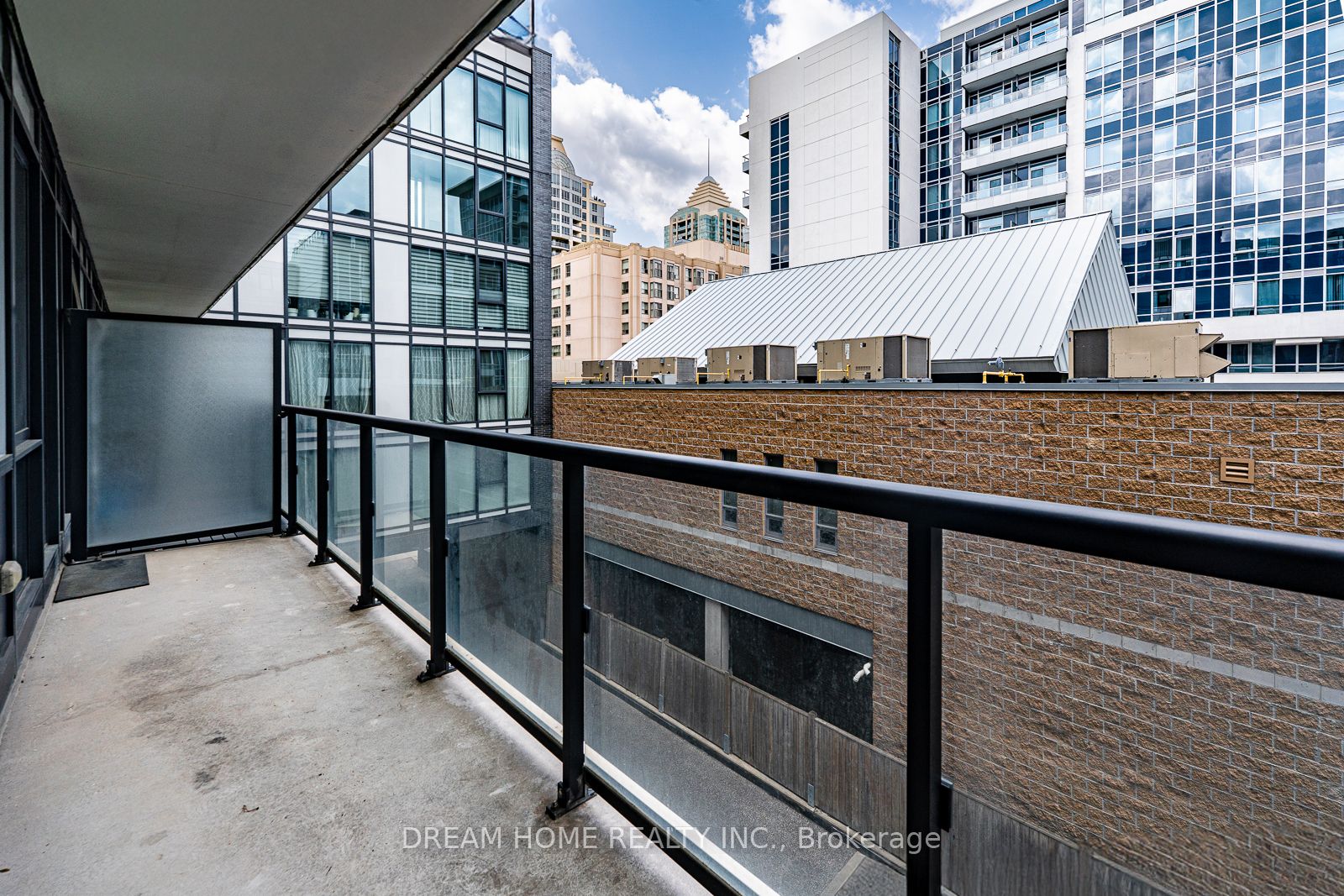 18 Rean Drive 301 Property Photo 14