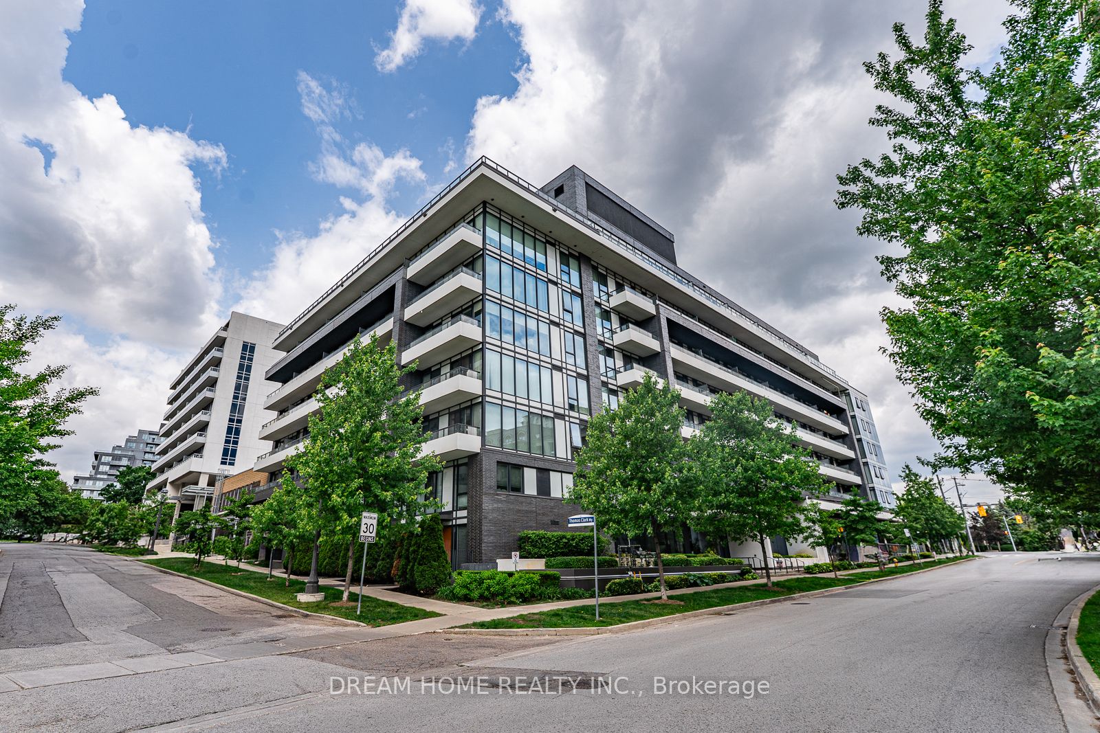 18 Rean Drive 301 Property Photo 16