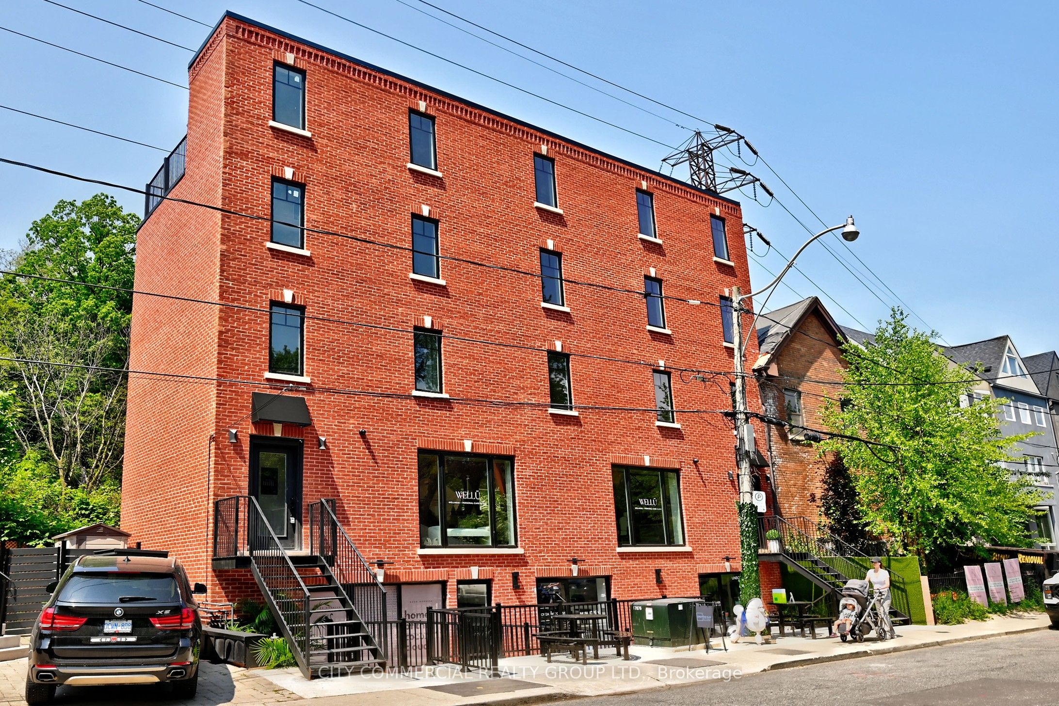 396 Summerhill Avenue Property Photo 1