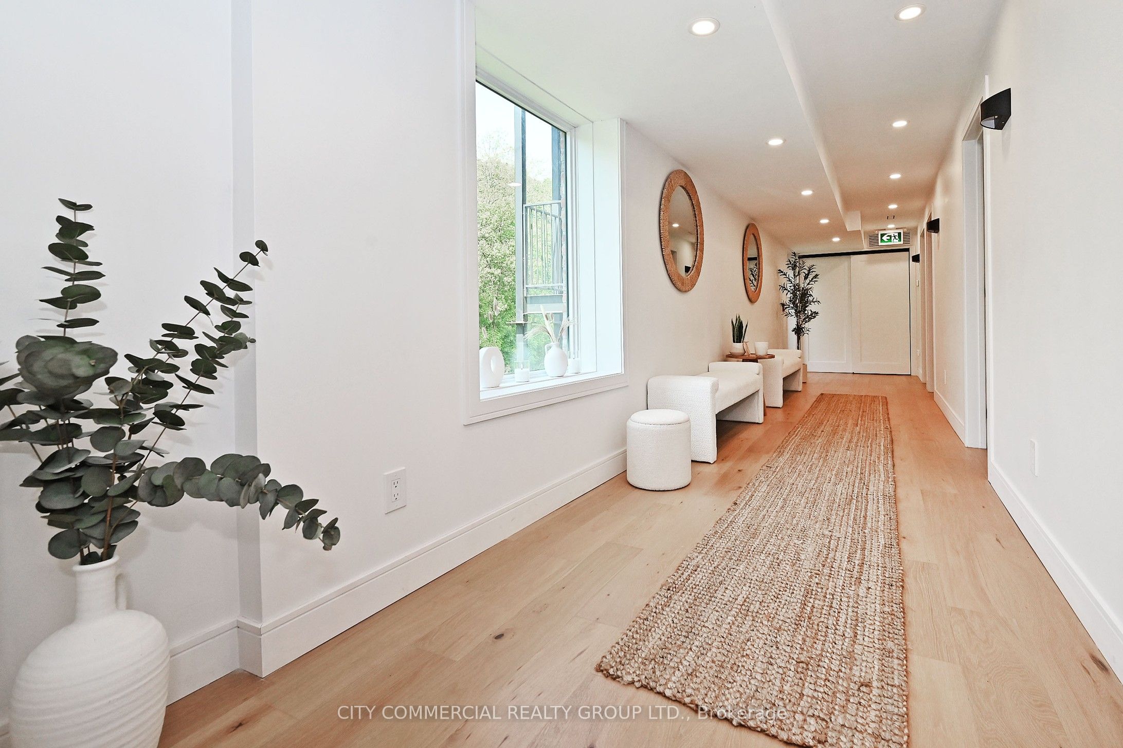 396 Summerhill Avenue N Property Photo 11