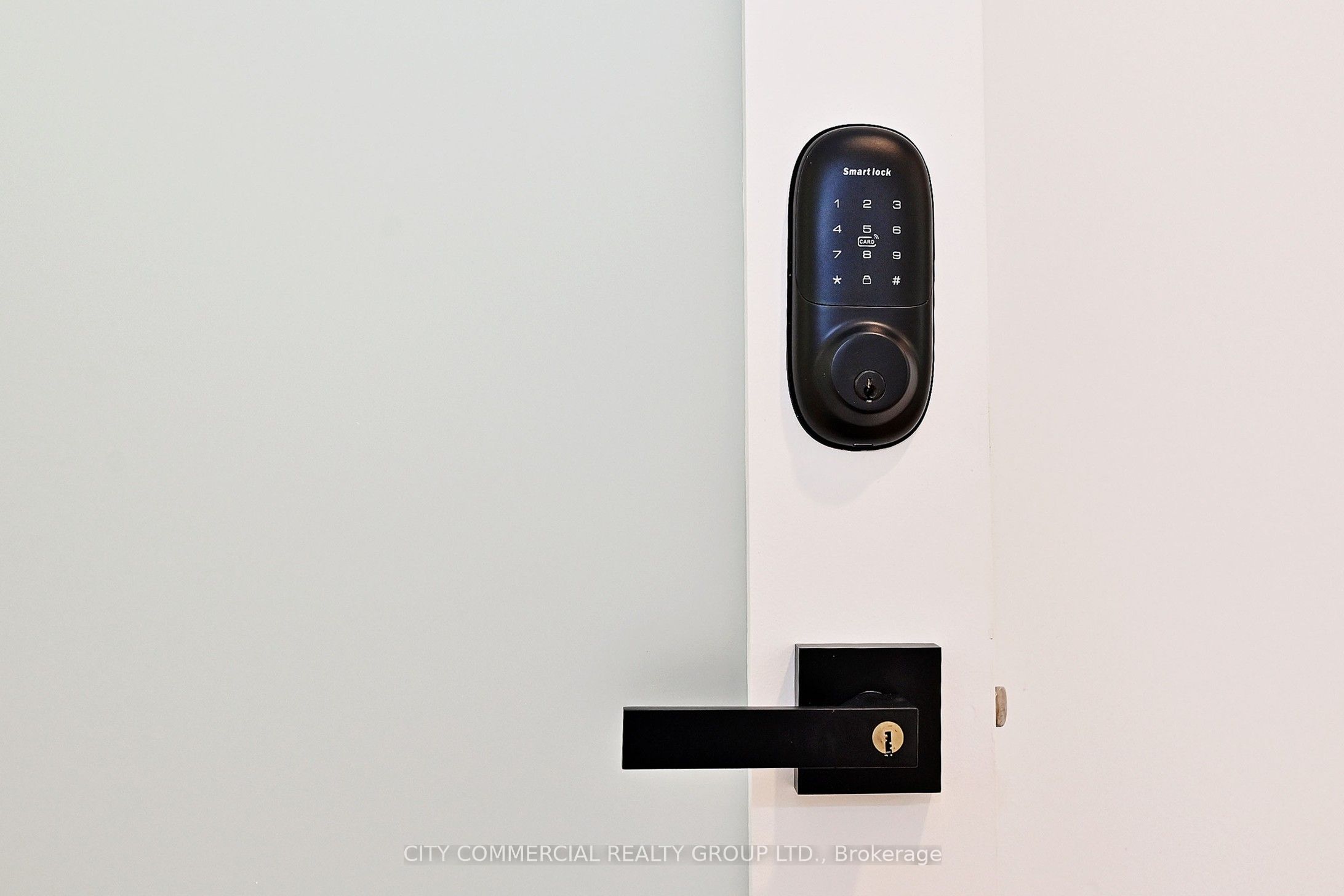 396 Summerhill Avenue N Property Photo 14