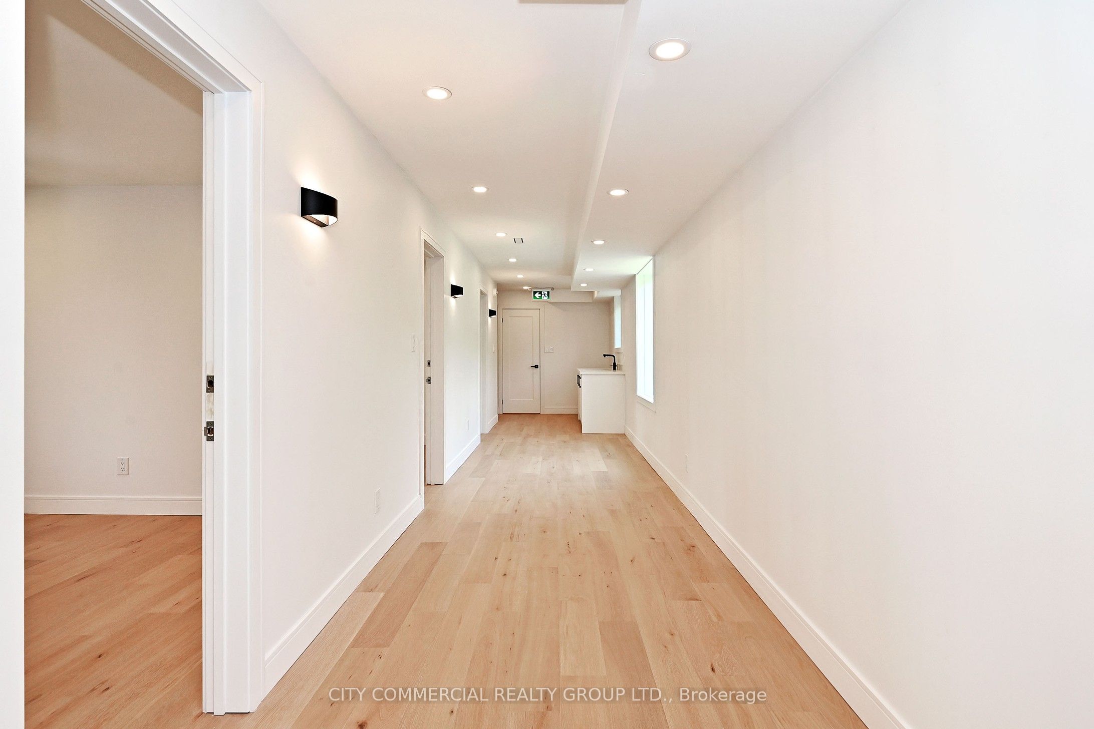396 Summerhill Avenue N Property Photo 22