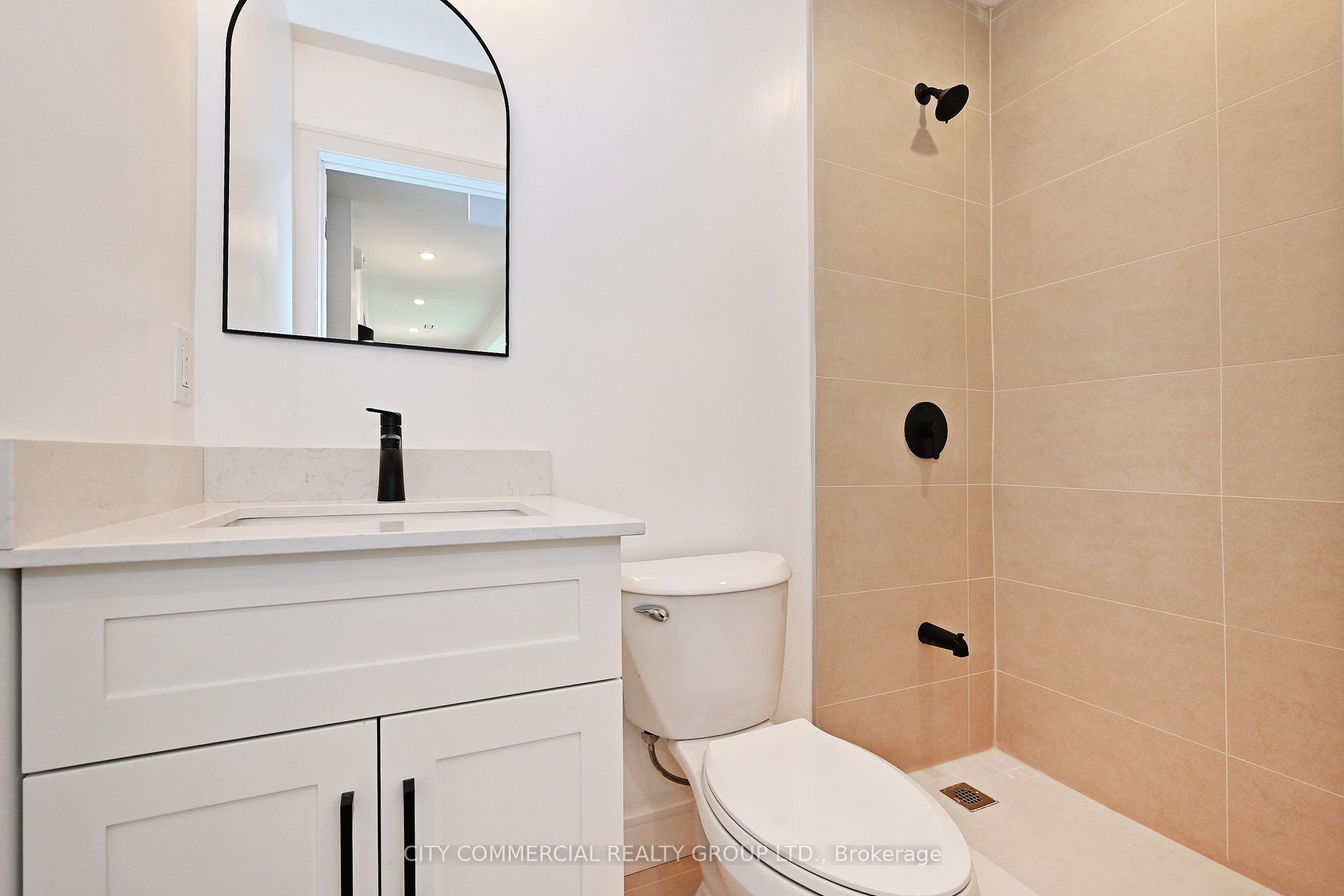 396 Summerhill Avenue N Property Photo 26