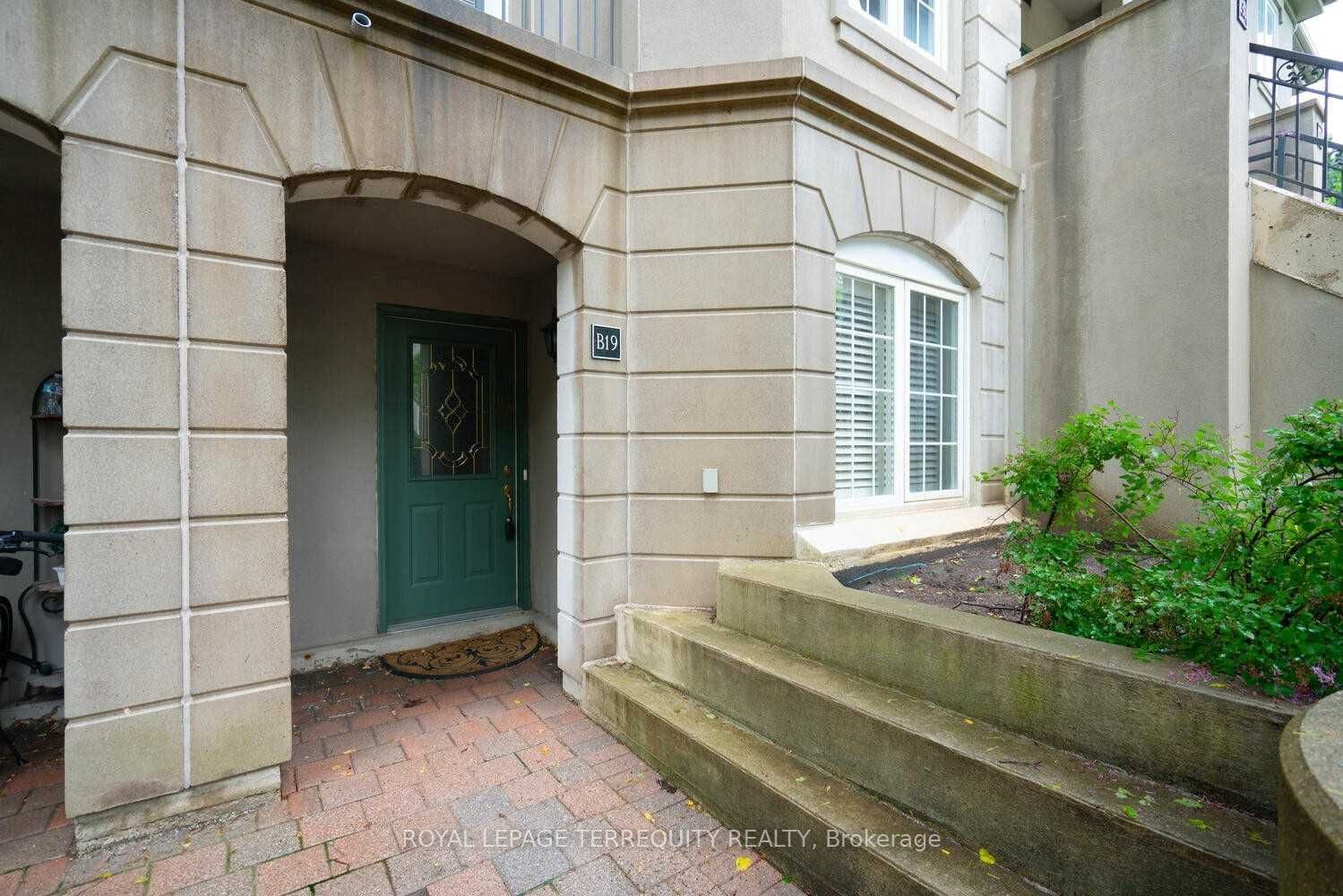 108 Finch Avenue W B19 Property Photo 3