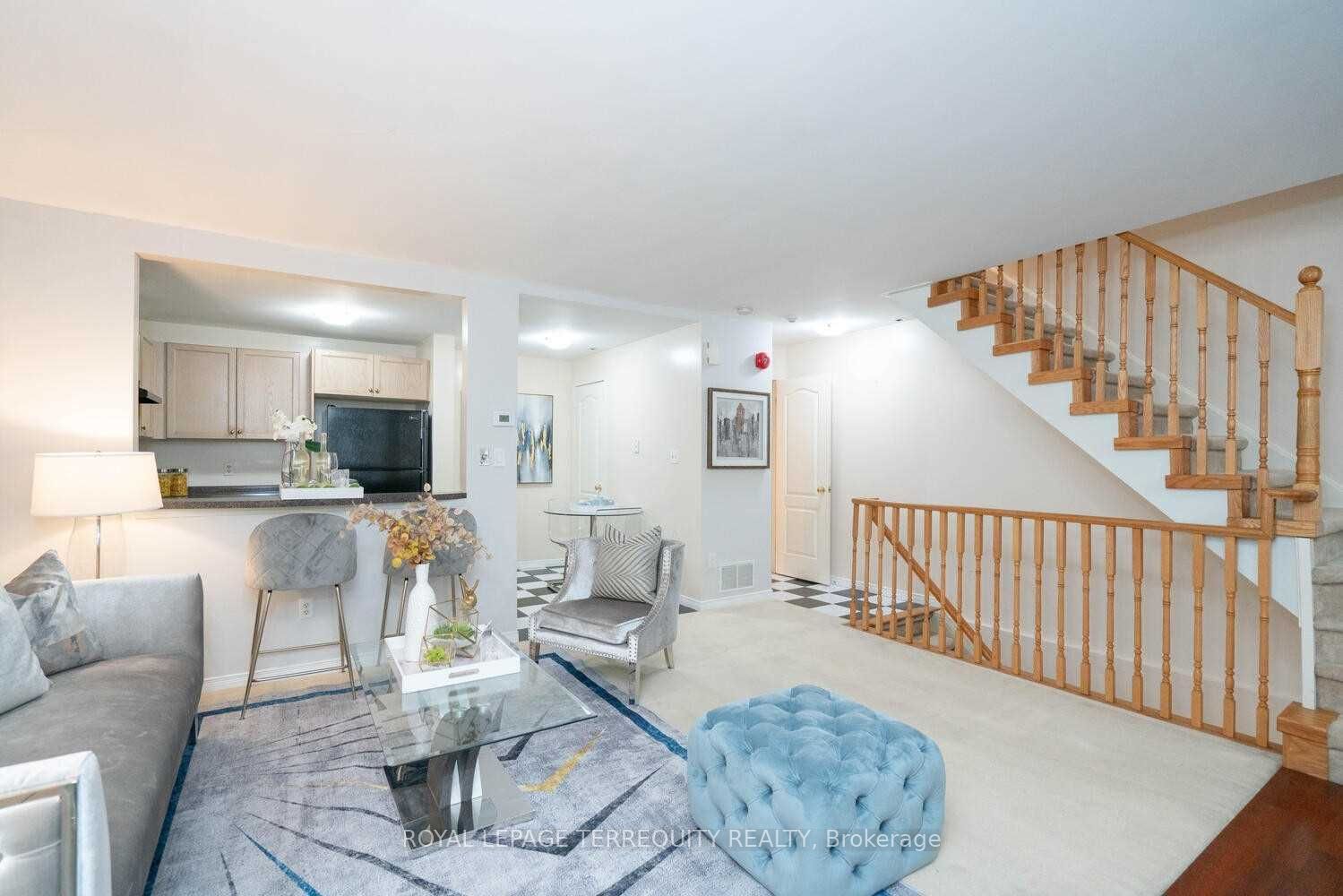 108 Finch Avenue W B19 Property Photo 5