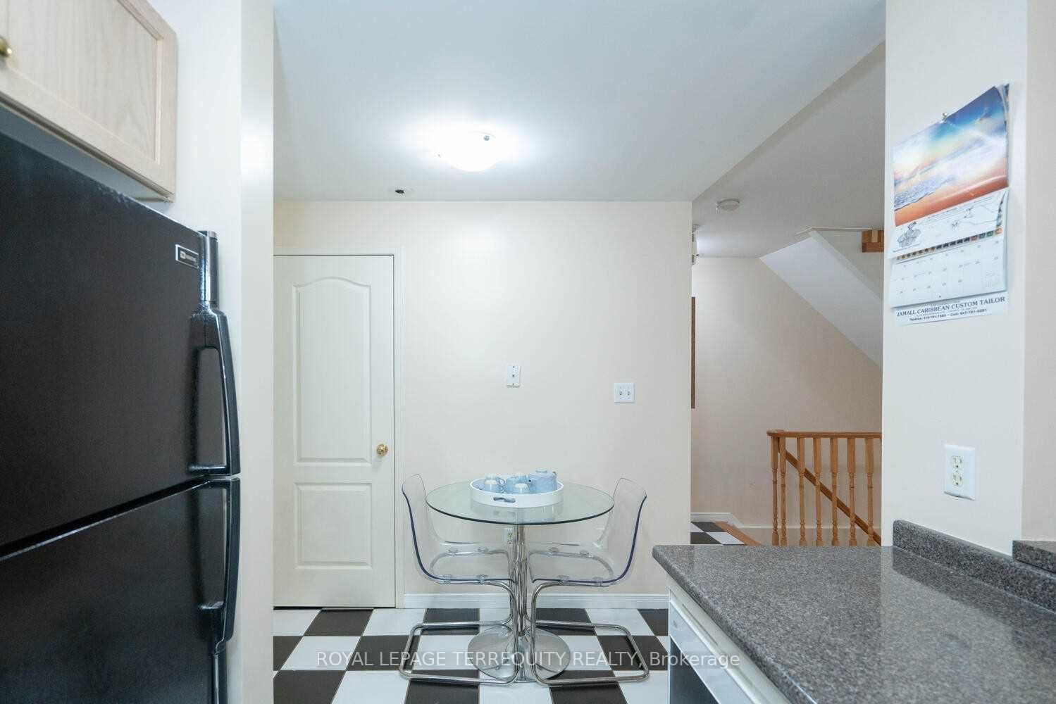 108 Finch Avenue W B19 Property Photo 12