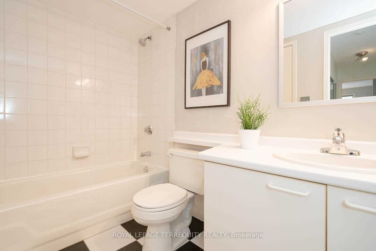 108 Finch Avenue W B19 Property Photo 22