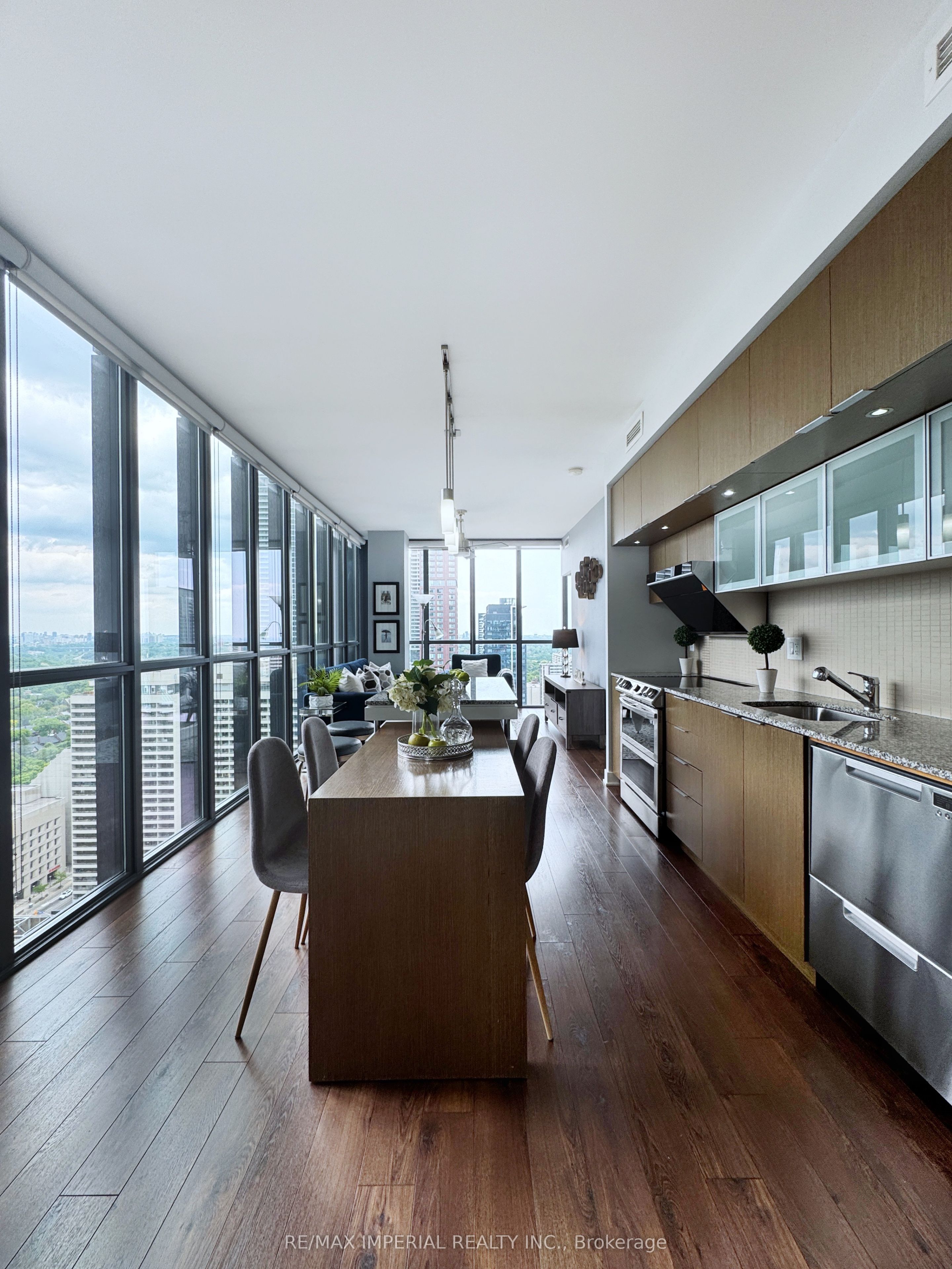 #3308 - 110 Charles Street Property Photo 8