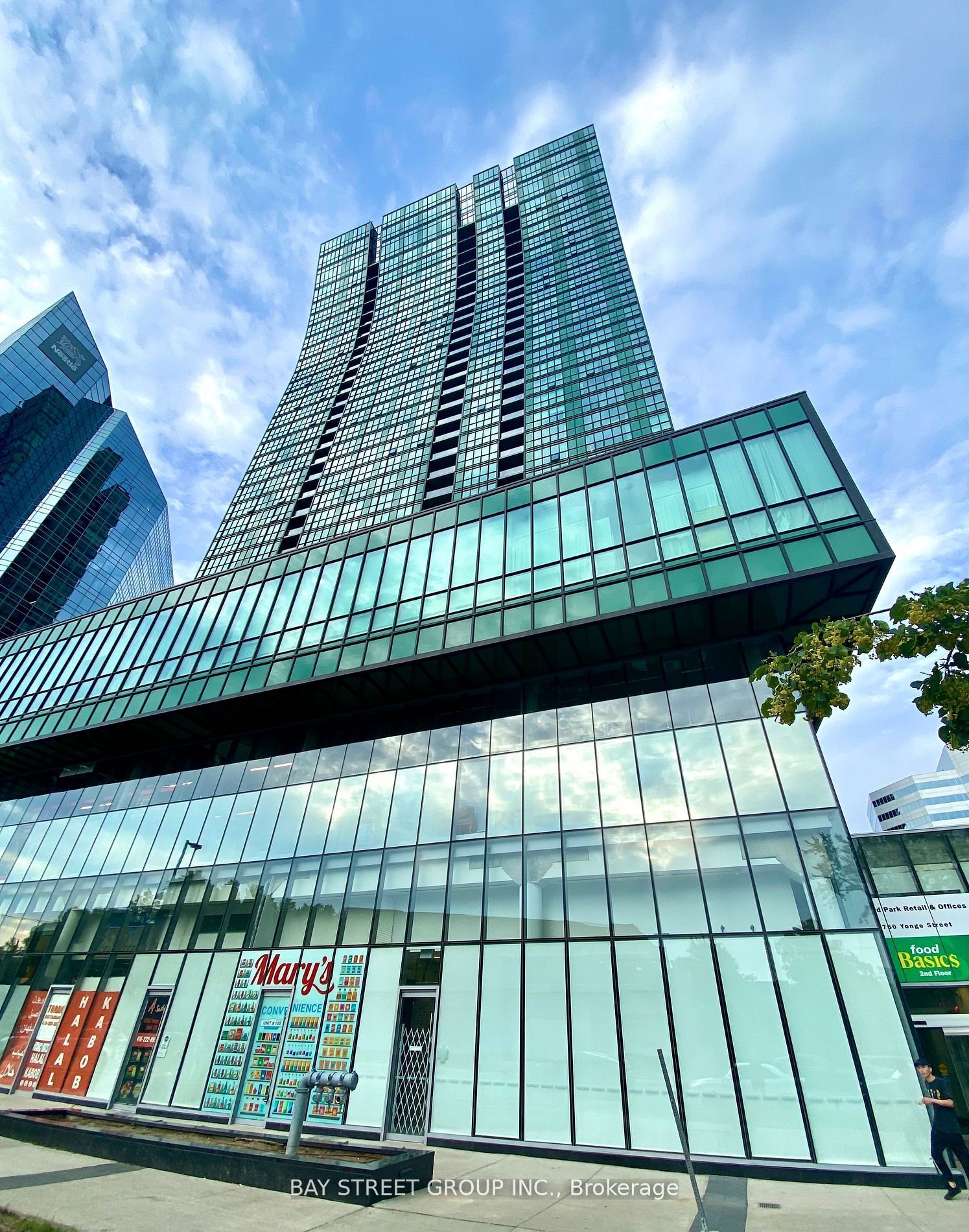 #352 - 4750 Yonge Street Property Photo 1