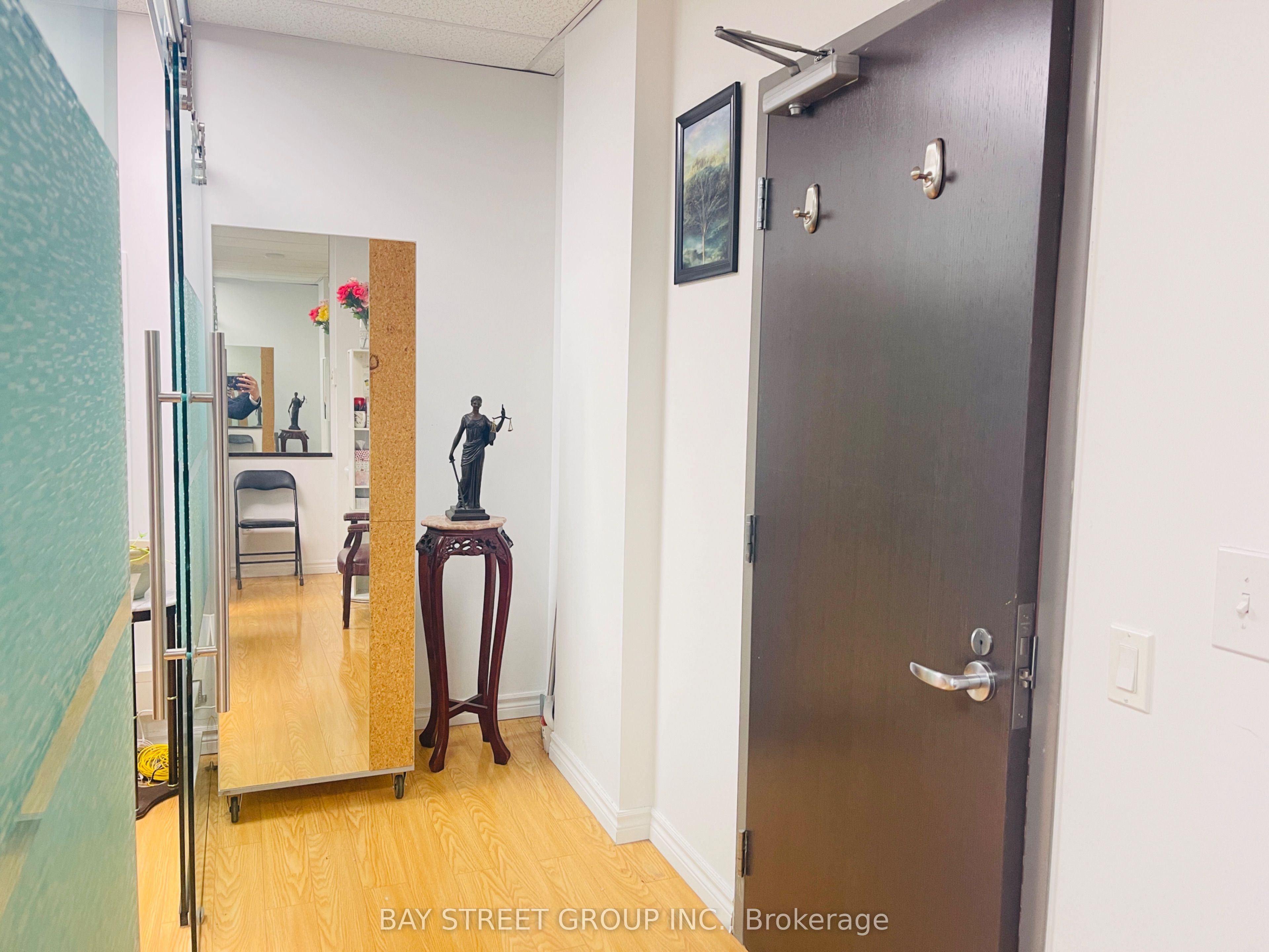 #352 - 4750 Yonge Street Property Photo 5