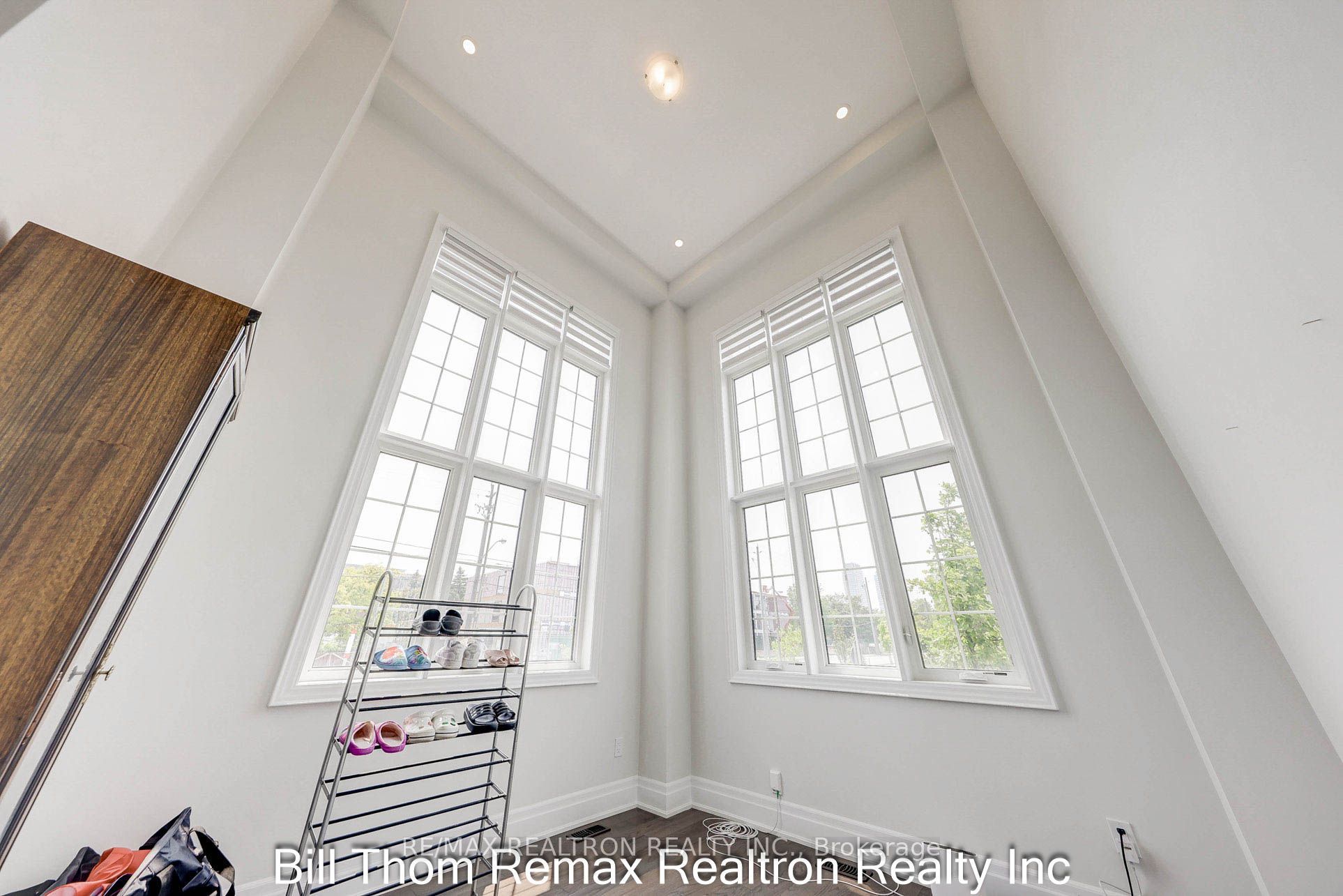 C12214805 Property Photo 24