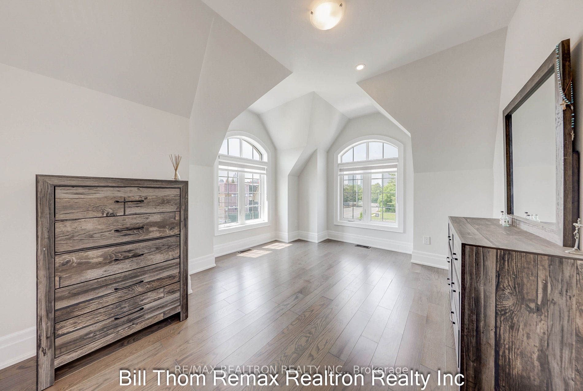 C12214805 Property Photo 25