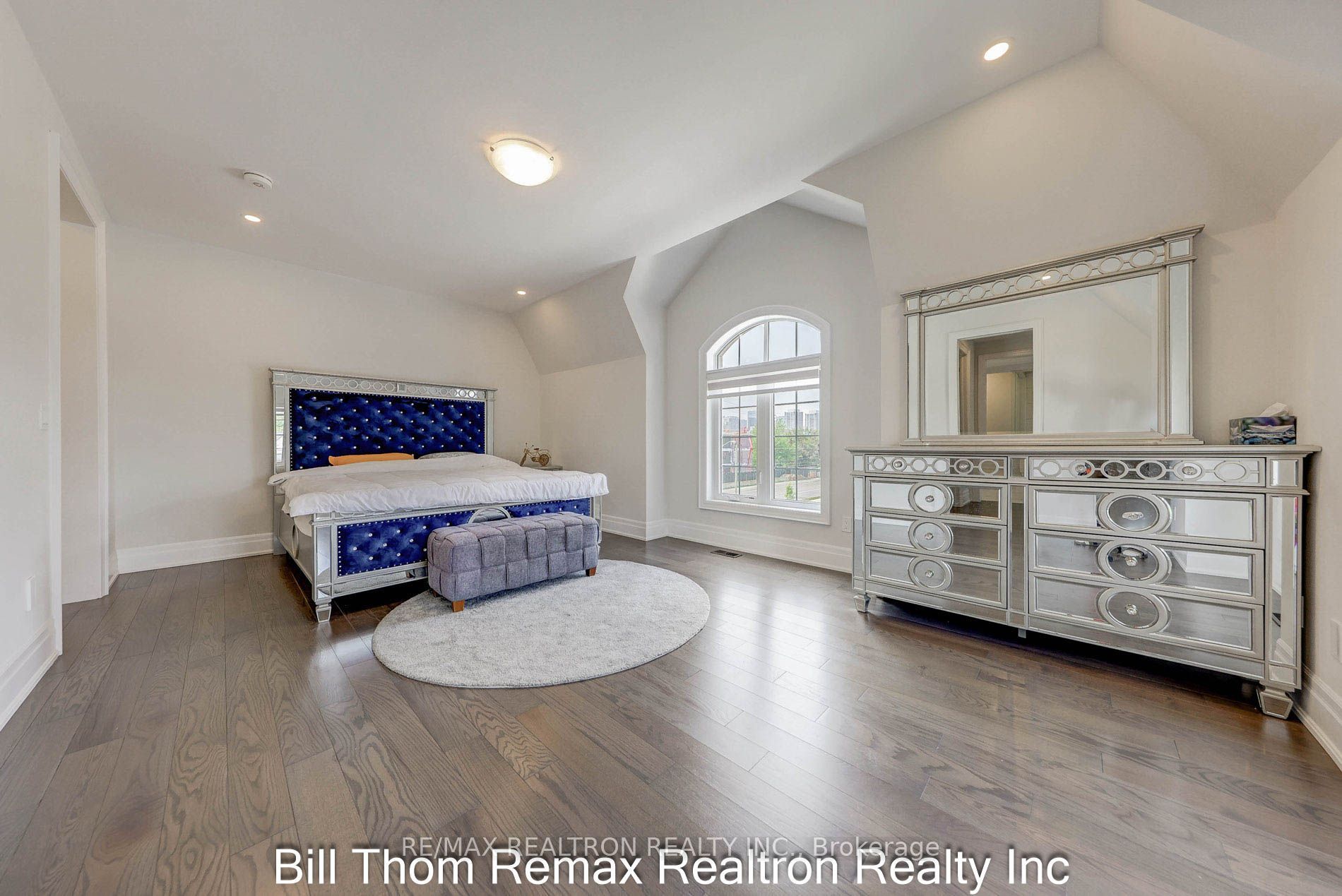 C12214805 Property Photo 27