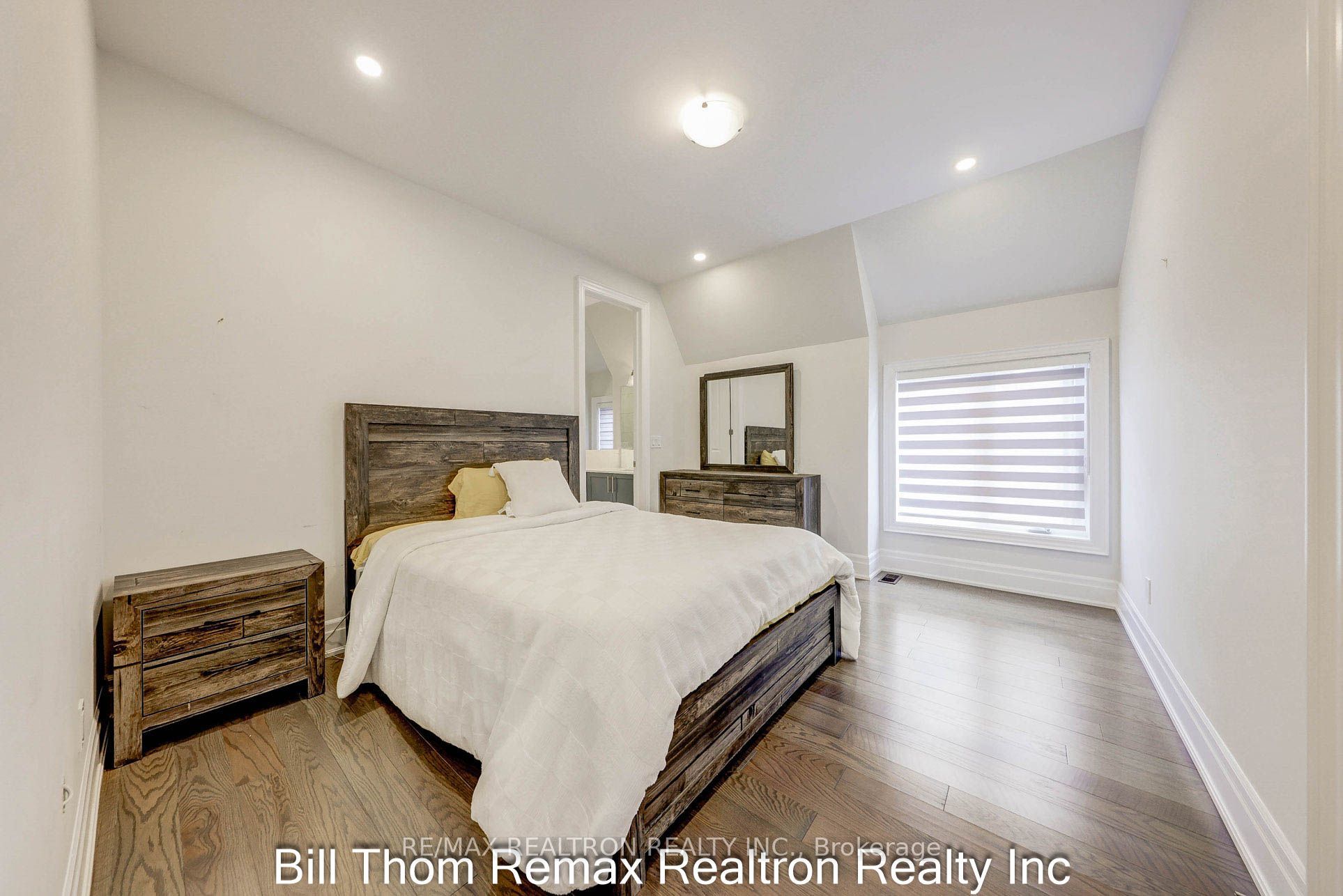 C12214805 Property Photo 31