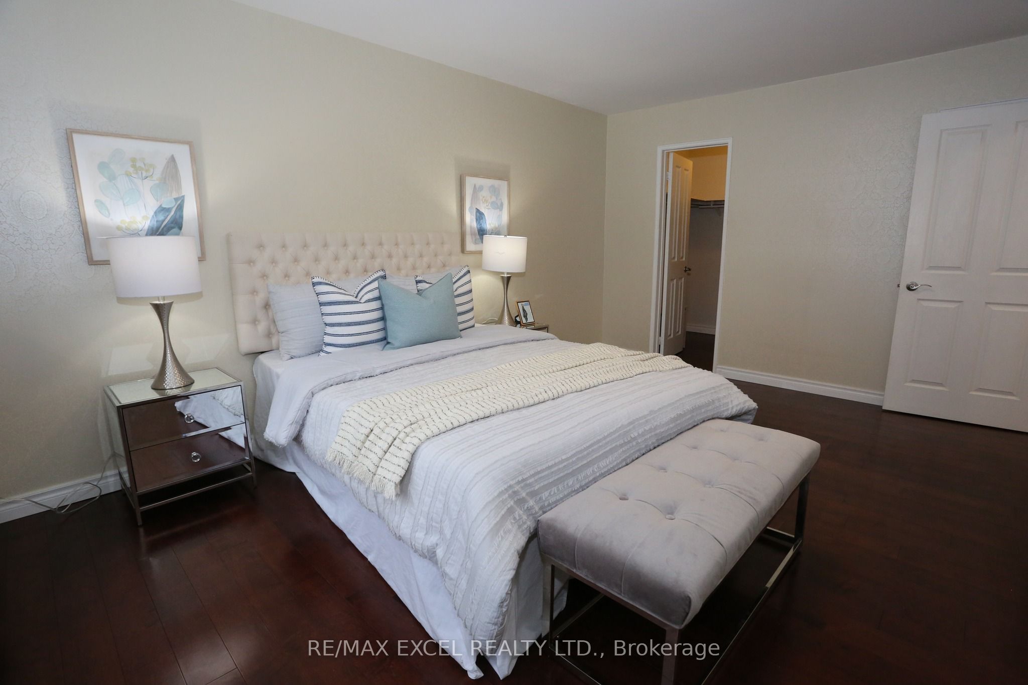 #114 - 38 Hollywood Avenue Property Photo 9
