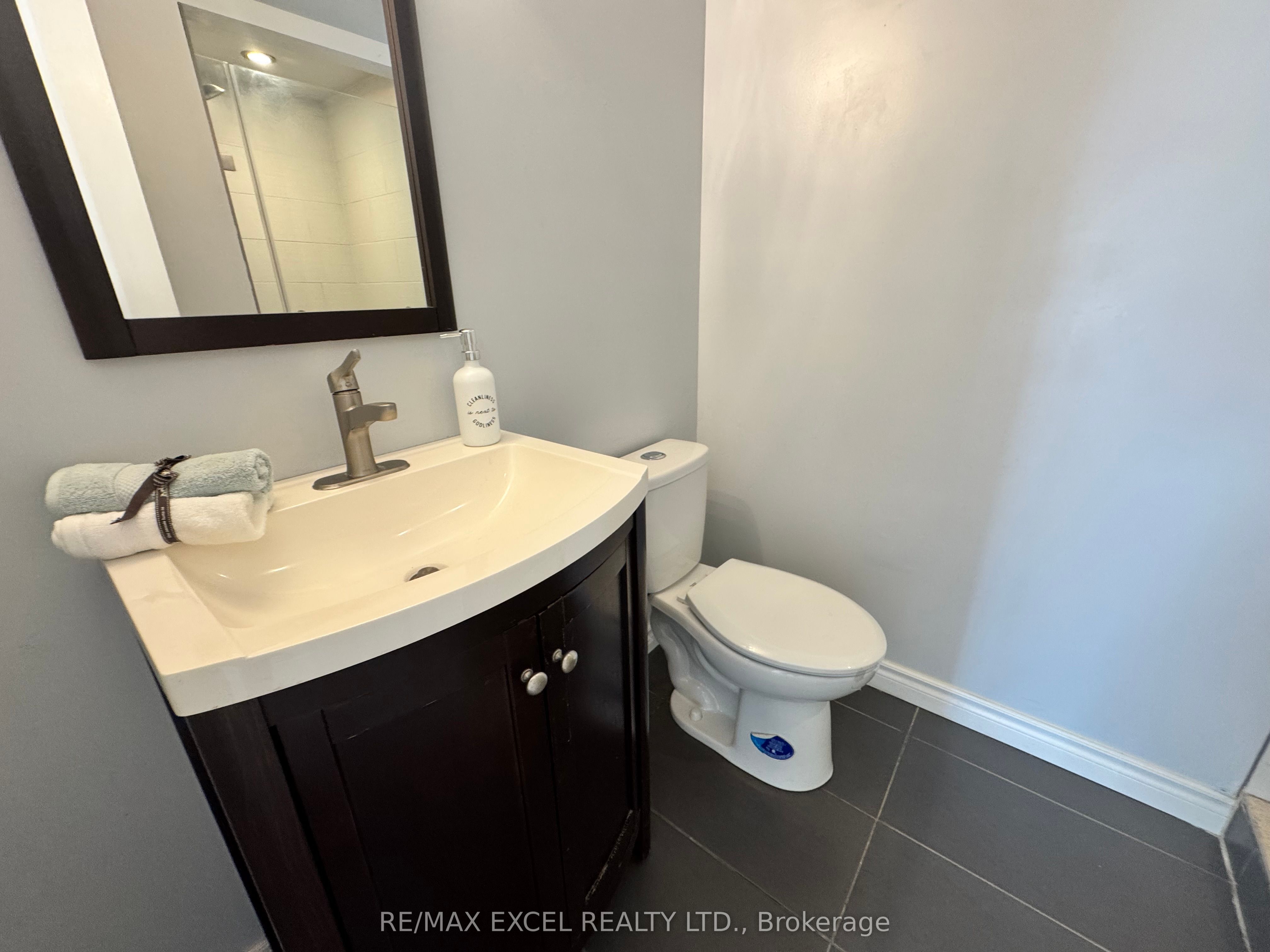 #114 - 38 Hollywood Avenue Property Photo 17