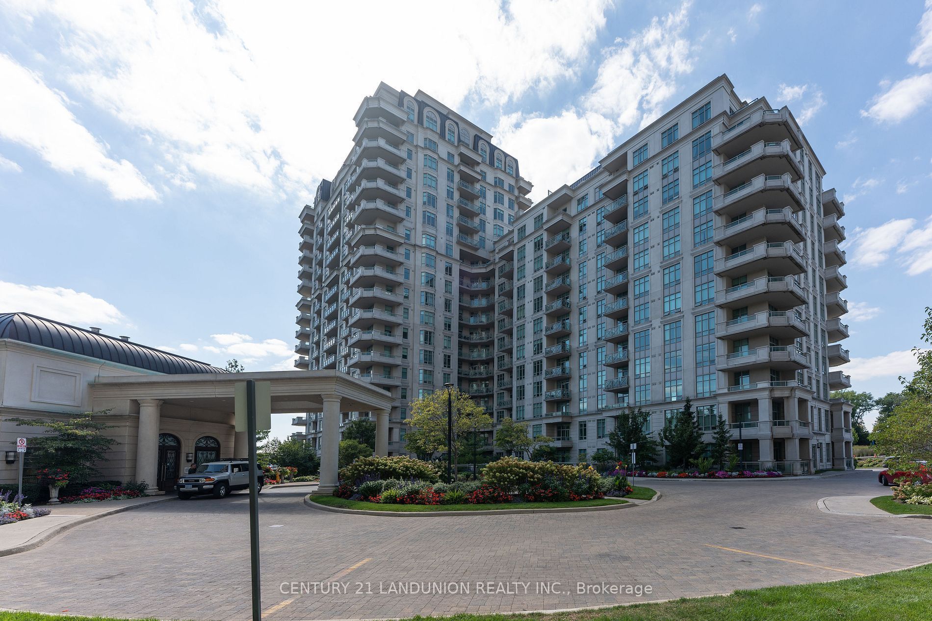 #911 - 10 Bloorview Place Property Photo 1