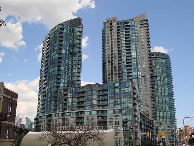 219 FORT YORK Boulevard 811 Property Photo 1