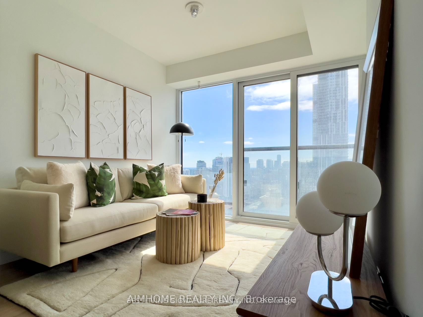#1802 - 319 Jarvis Street Property Photo 3