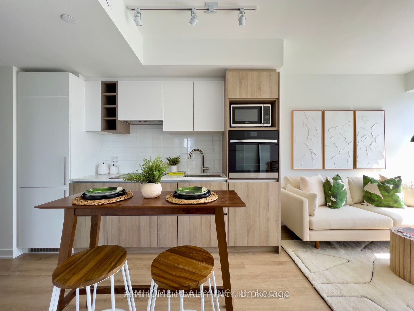 #1802 - 319 Jarvis Street Property Photo 6