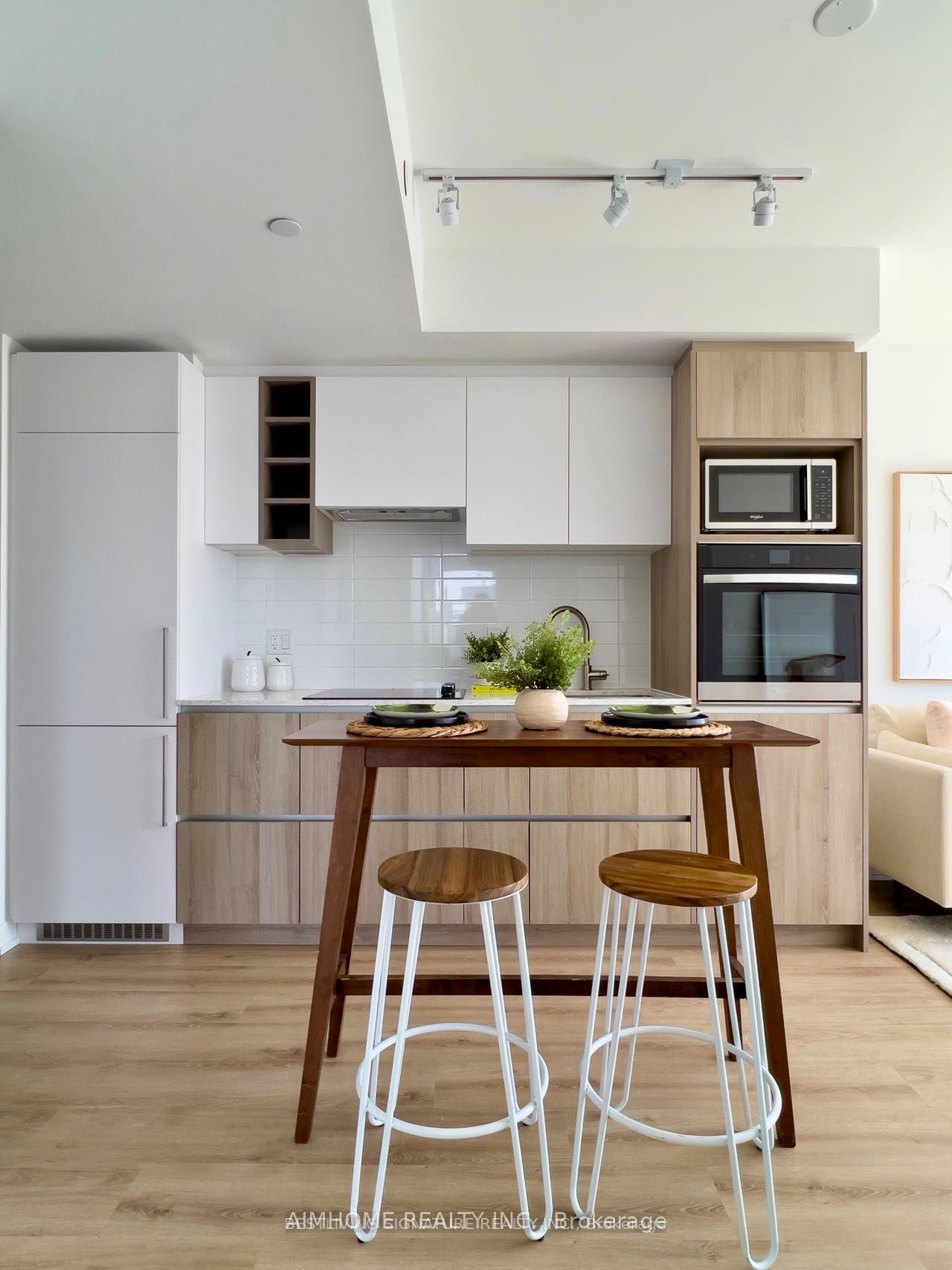 #1802 - 319 Jarvis Street Property Photo 7