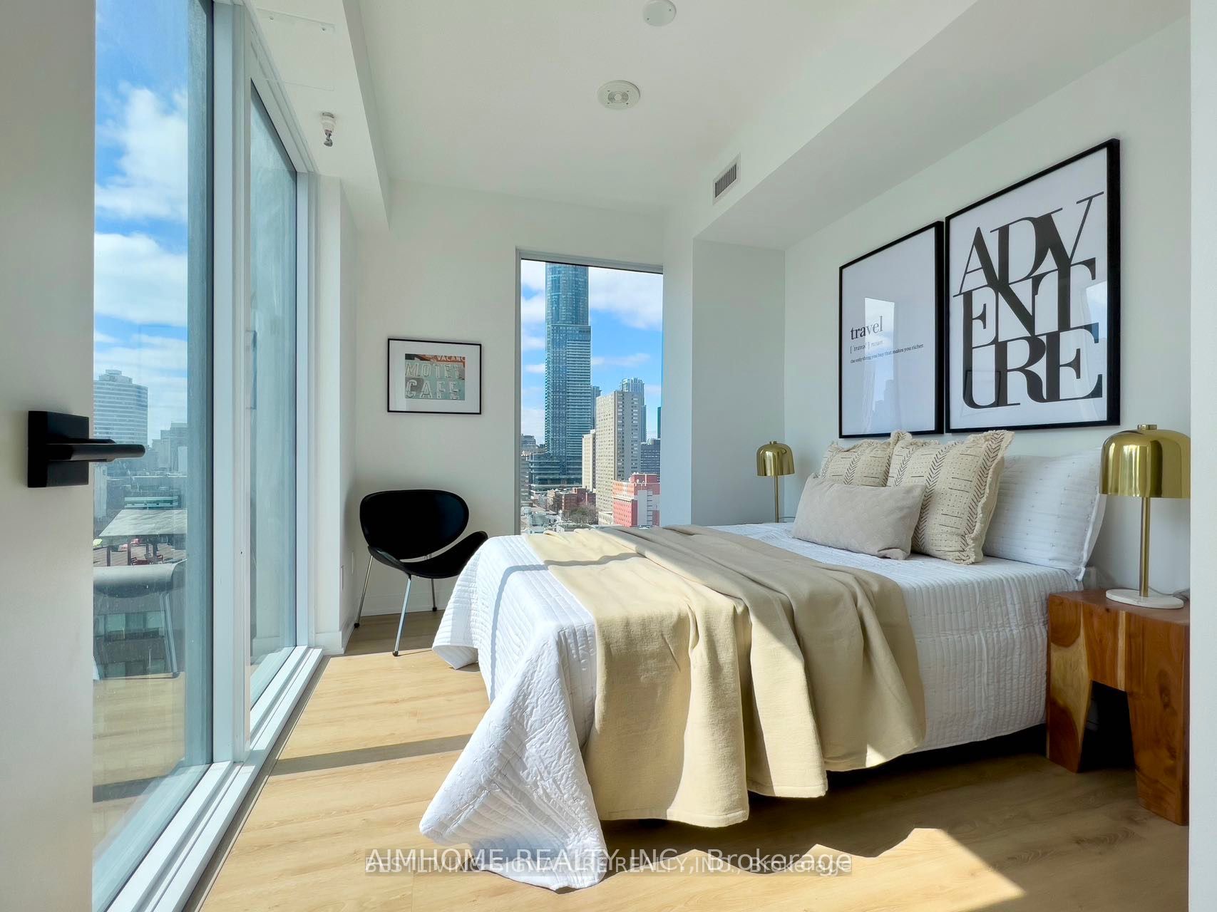 #1802 - 319 Jarvis Street Property Photo 8