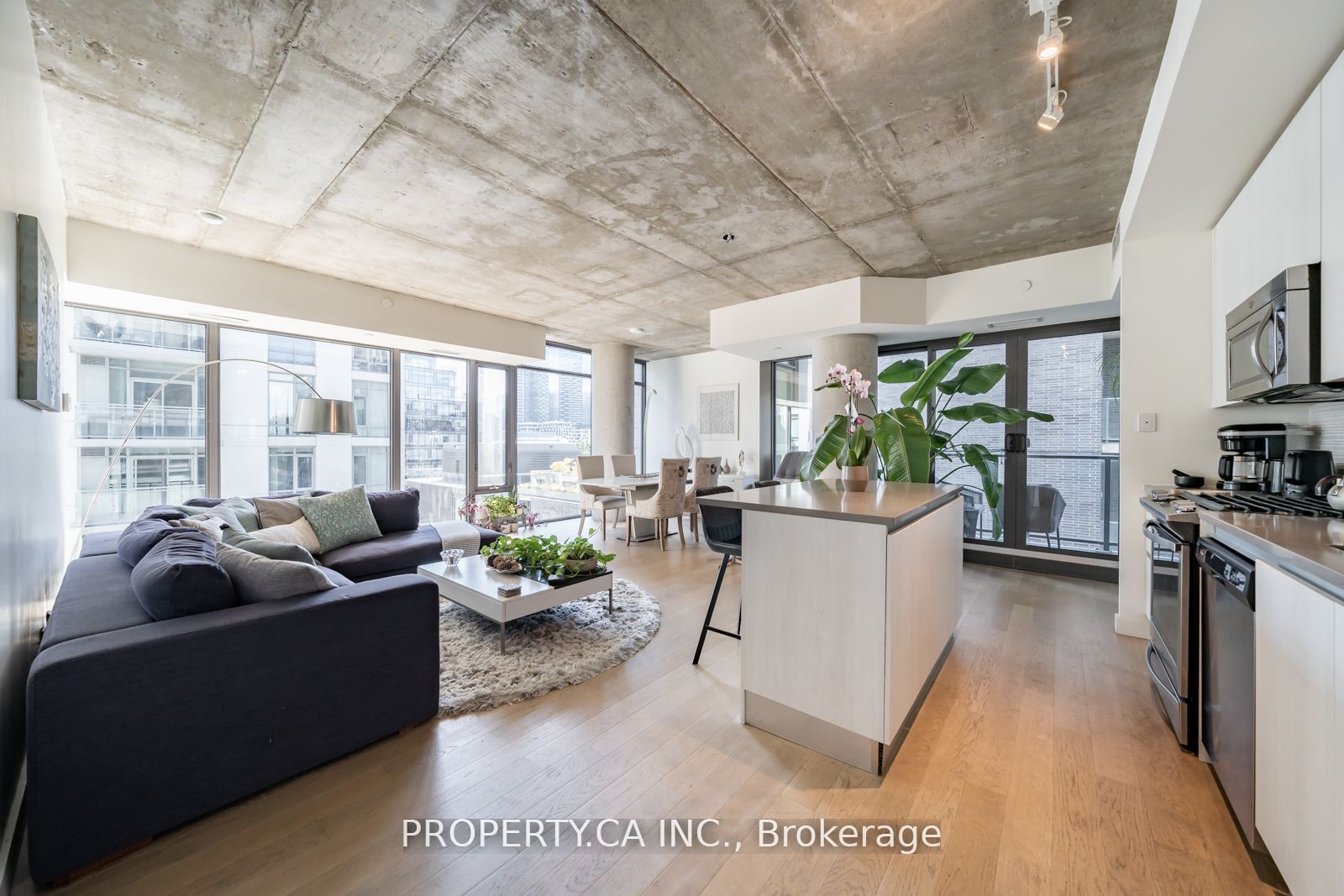 111 Bathurst Street 1012 Property Photo 1