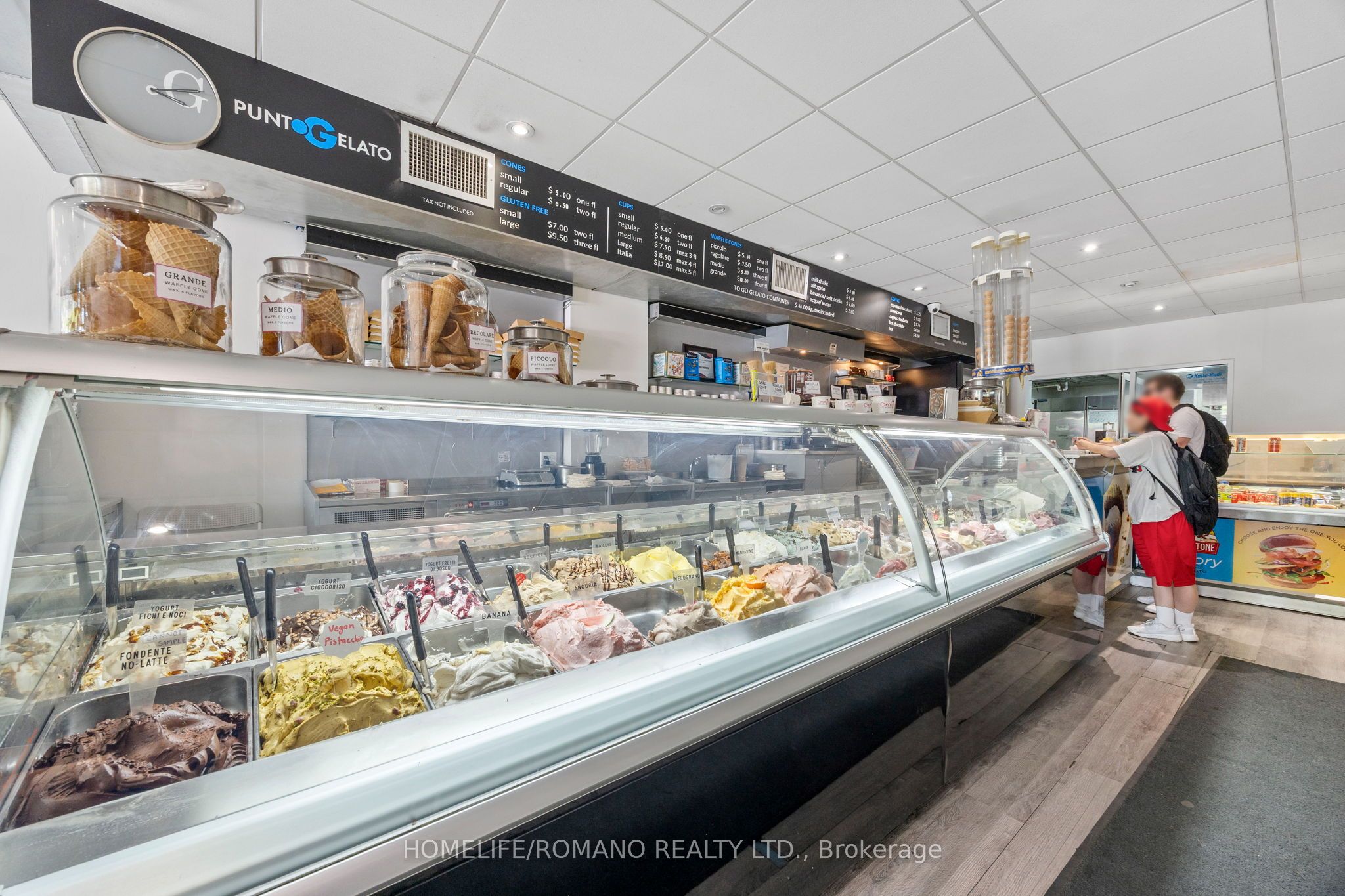 2076 Yonge Street Property Photo 5
