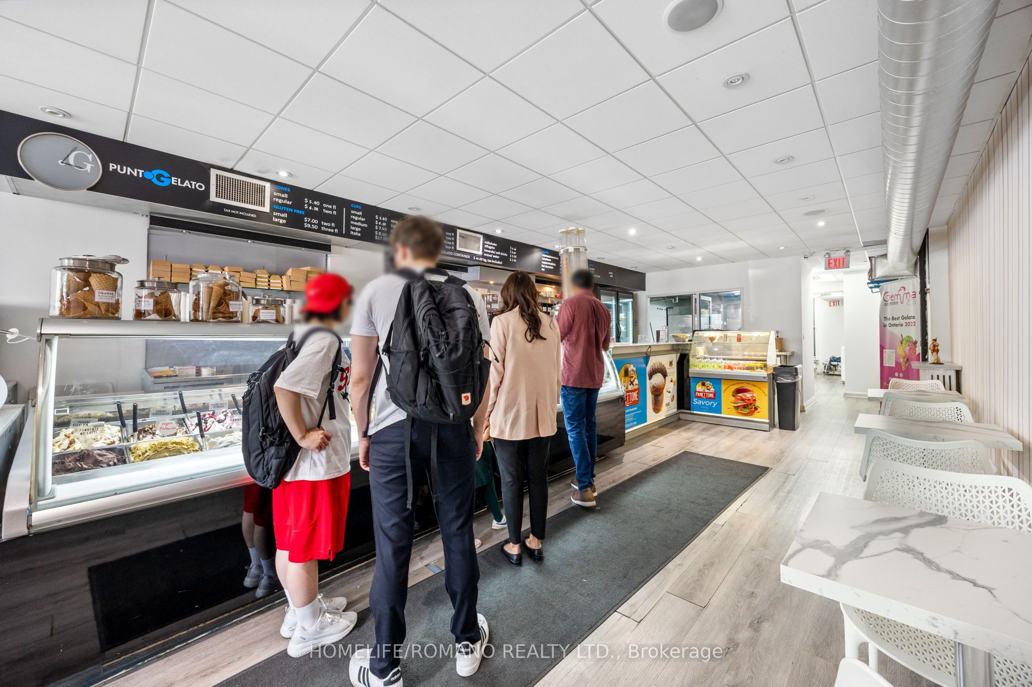 2076 Yonge Street Property Photo 7