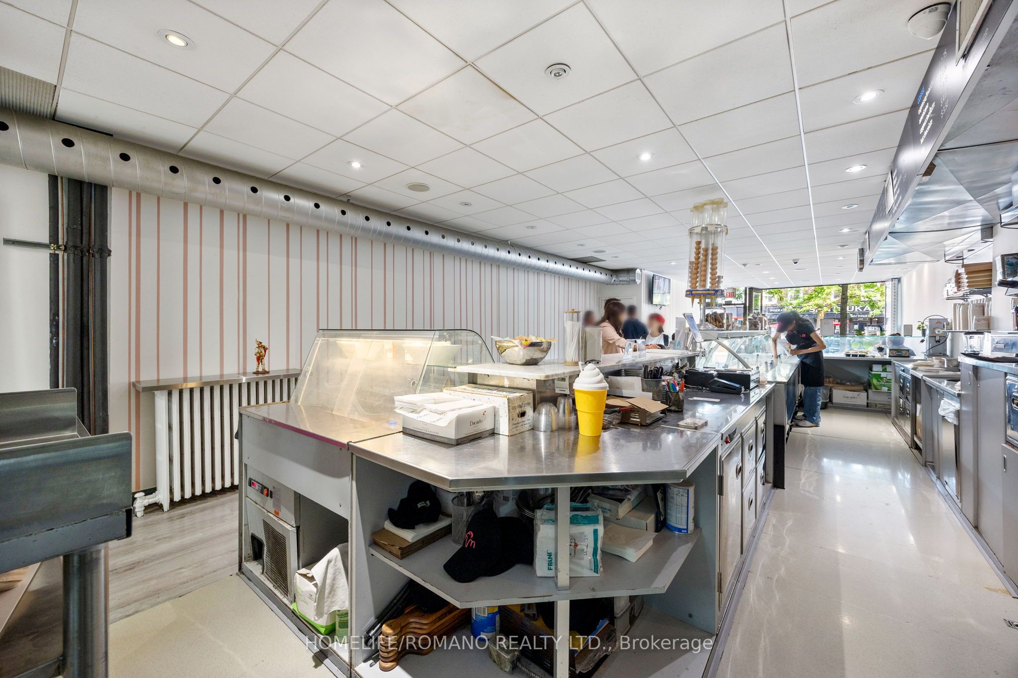 2076 Yonge Street Property Photo 10