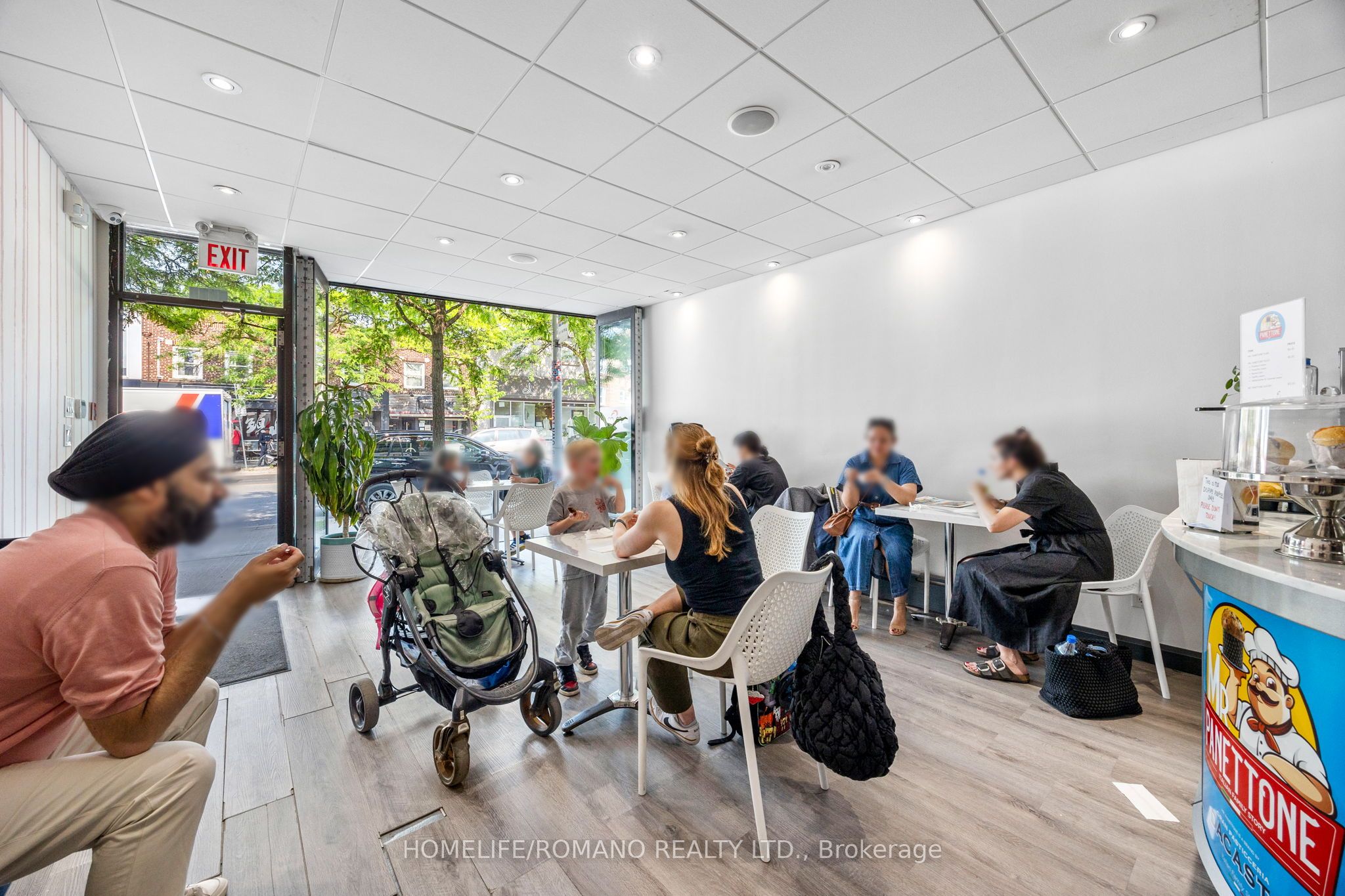 2076 Yonge Street Property Photo 13