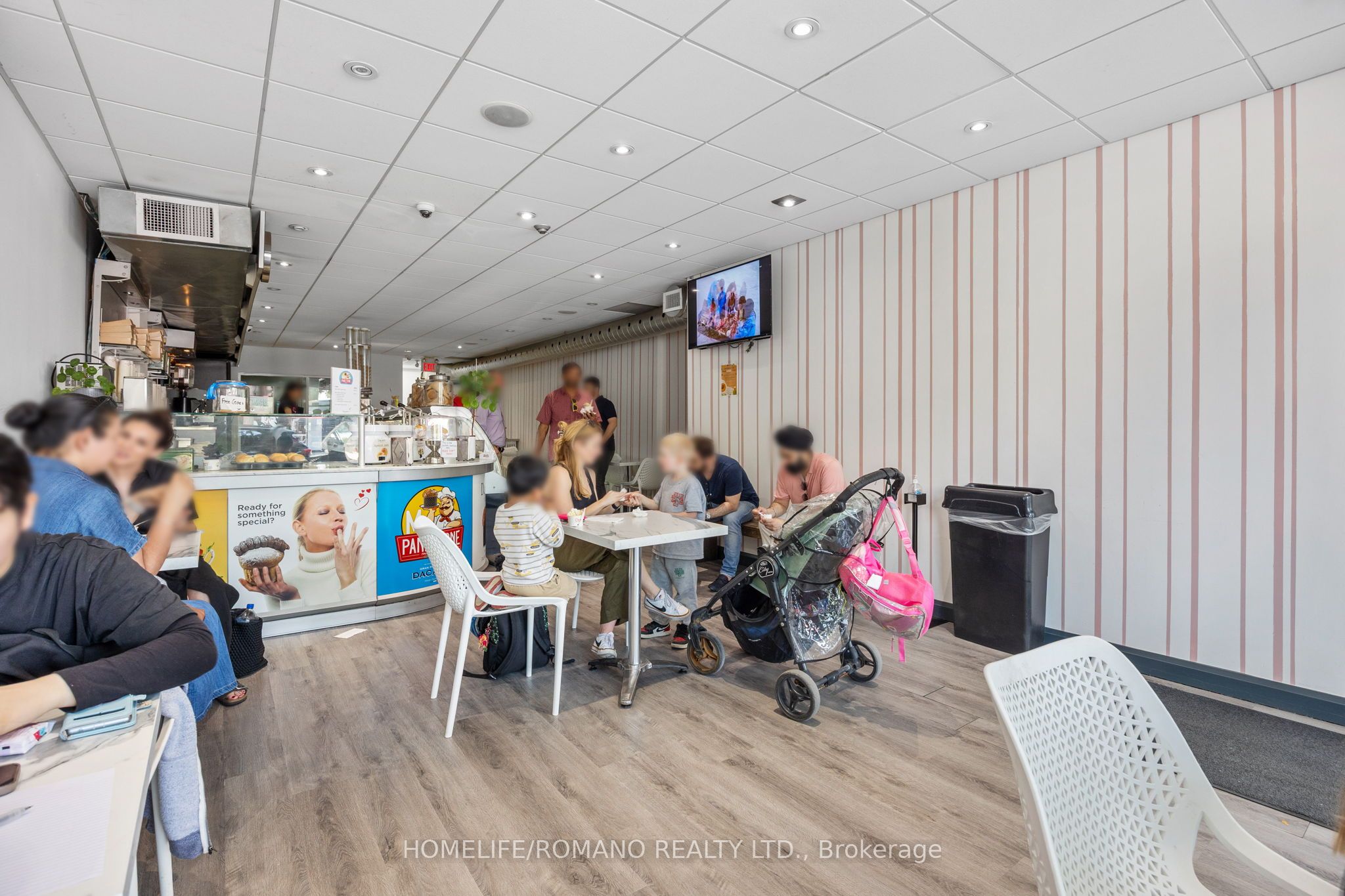 2076 Yonge Street Property Photo 15