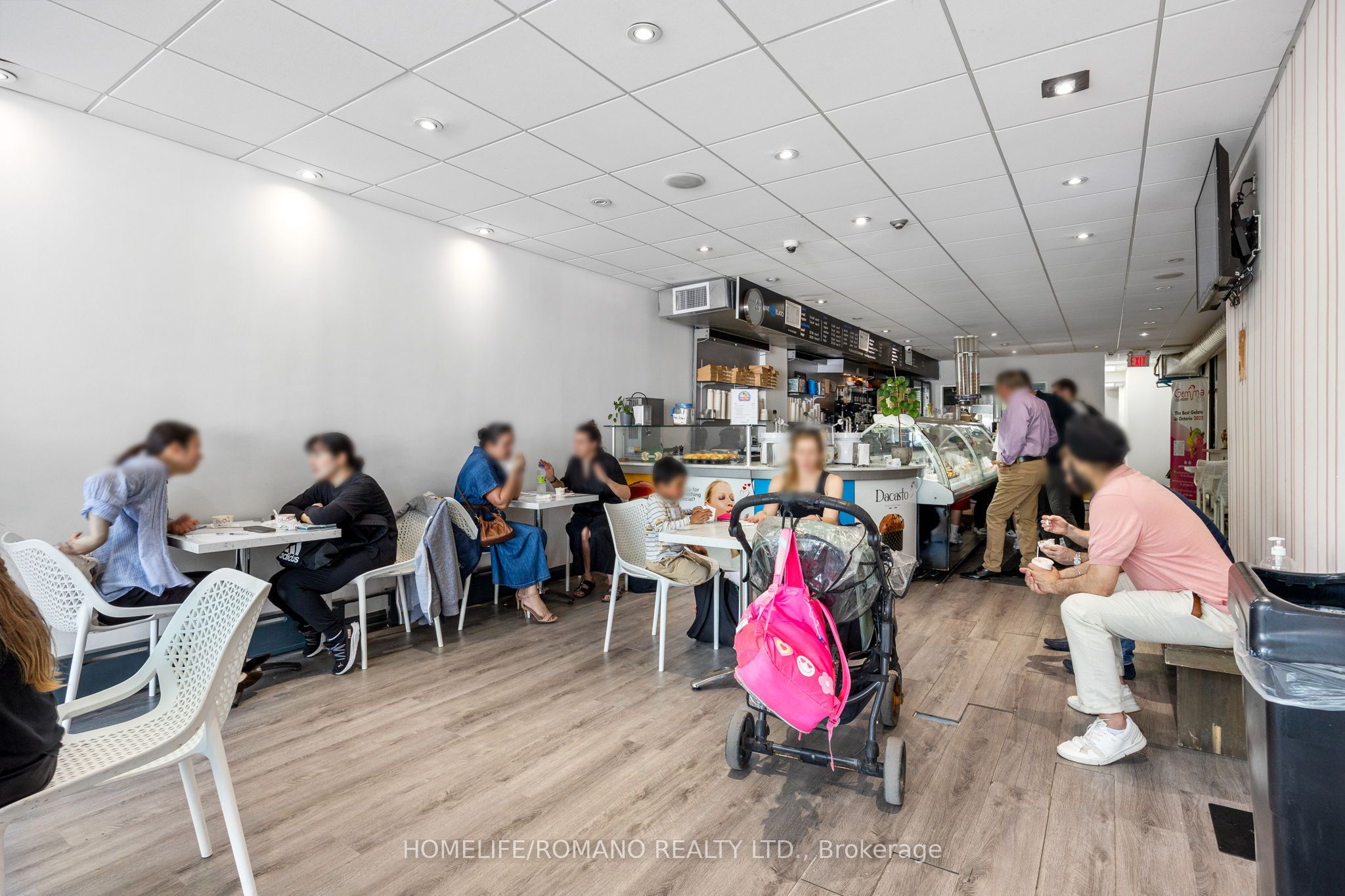 2076 Yonge Street Property Photo 16