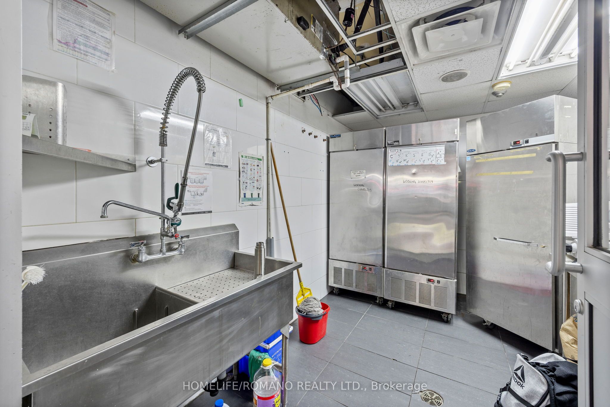 2076 Yonge Street Property Photo 18