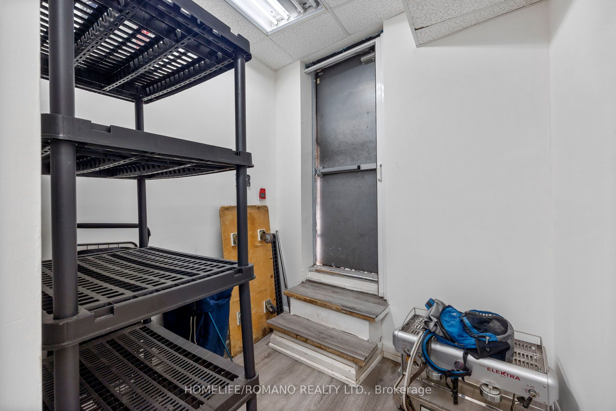 2076 Yonge Street Property Photo 20