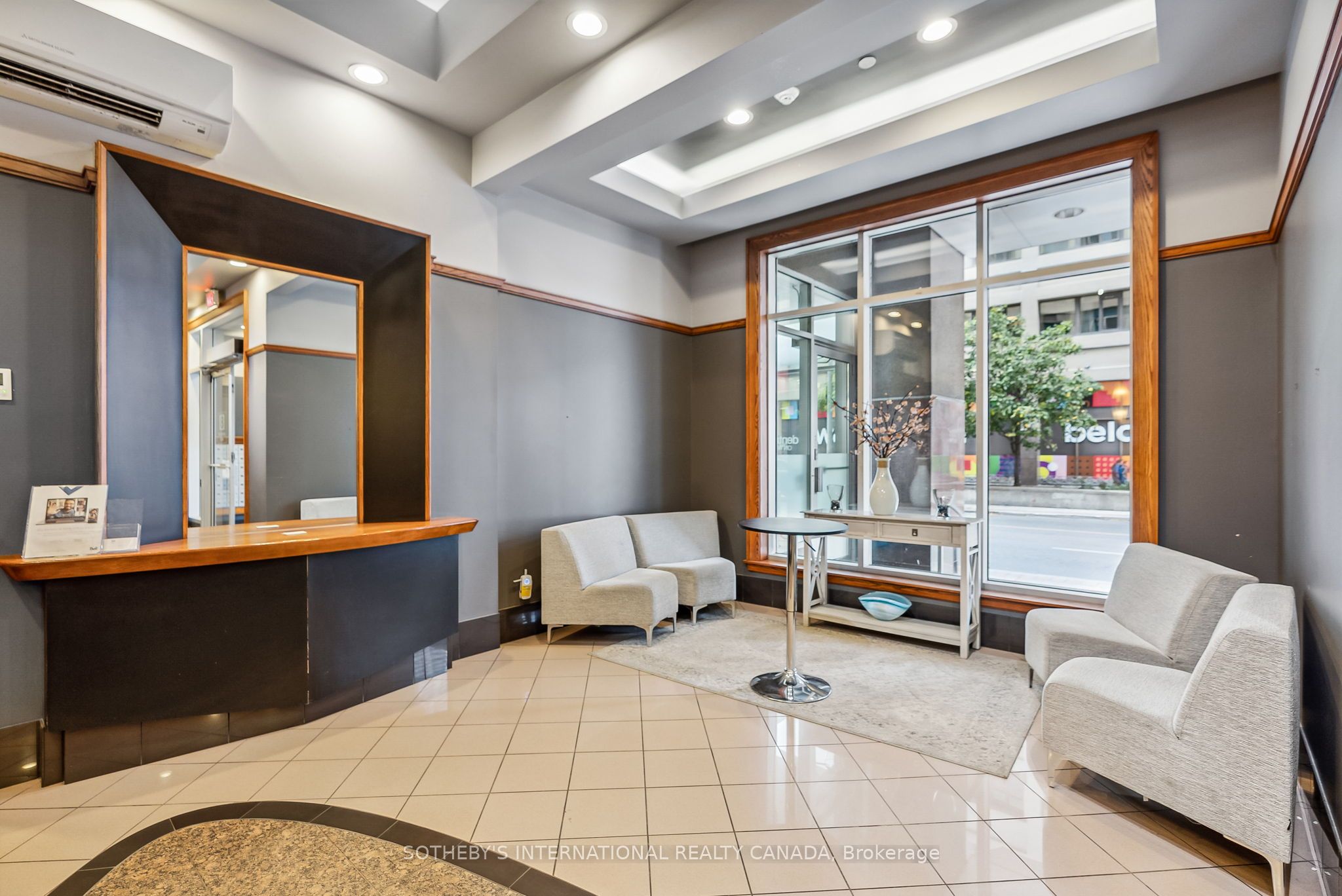 #507 - 8 Wellesley Street Property Photo 4