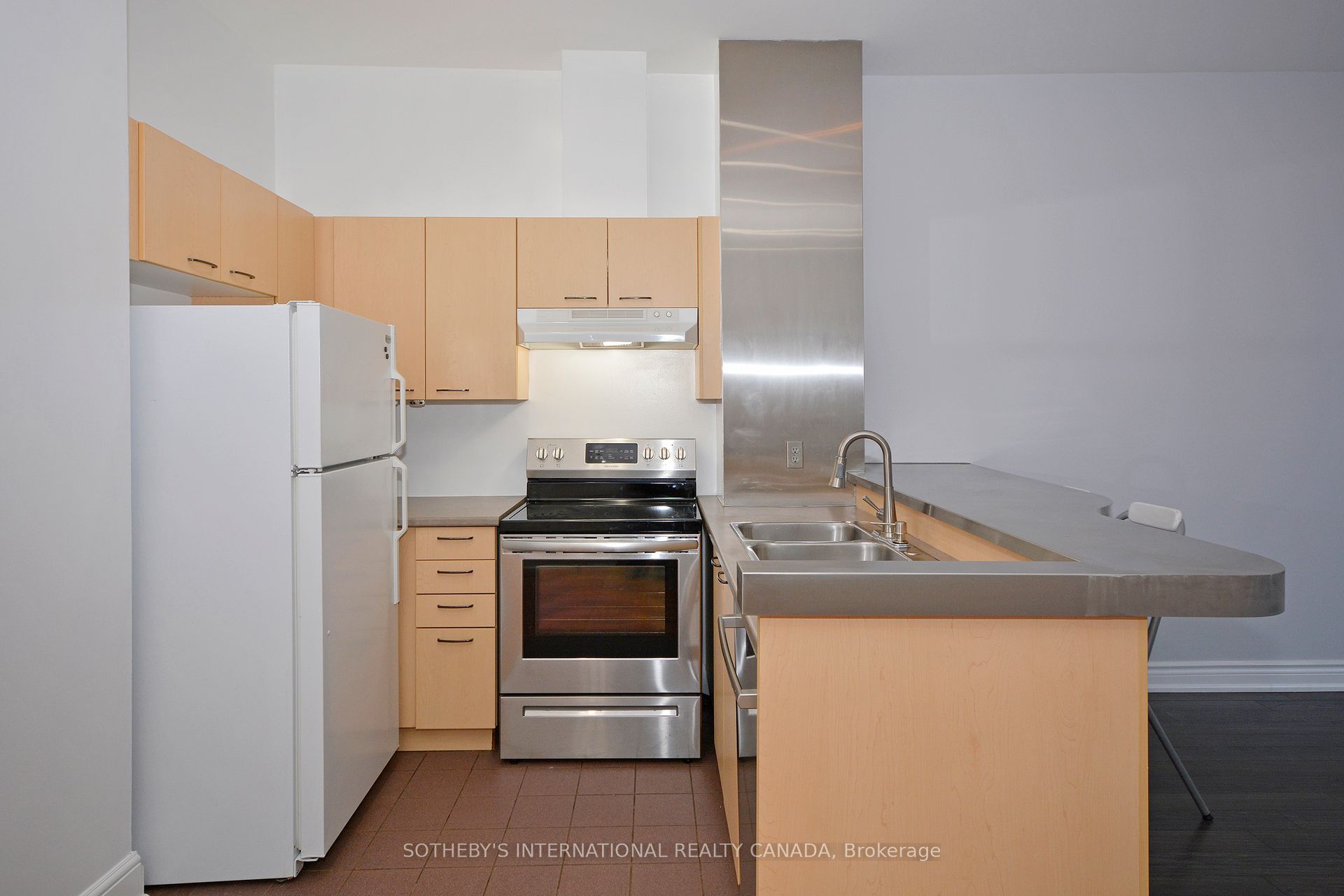 #507 - 8 Wellesley Street Property Photo 7