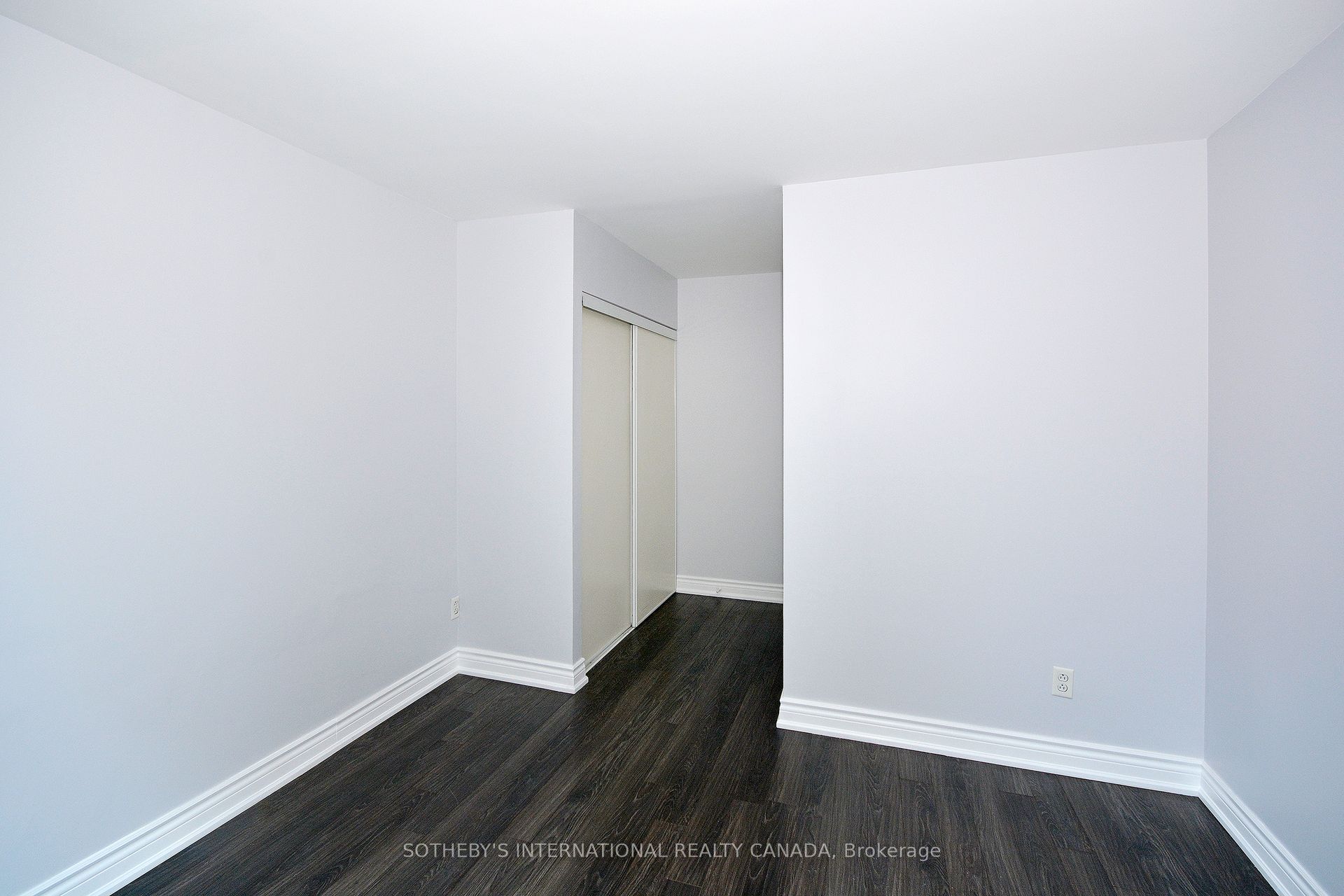 #507 - 8 Wellesley Street Property Photo 18