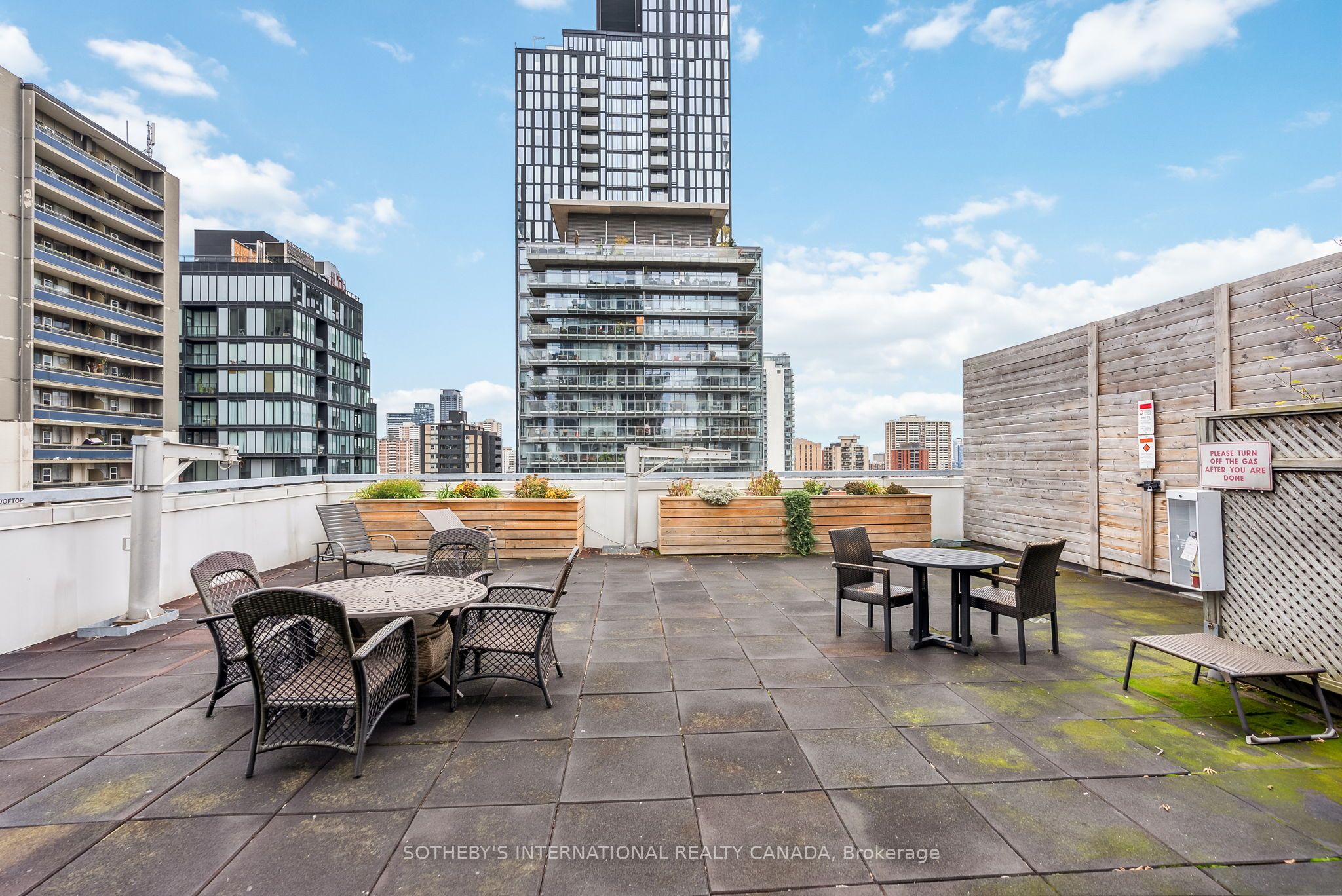 #507 - 8 Wellesley Street Property Photo 22