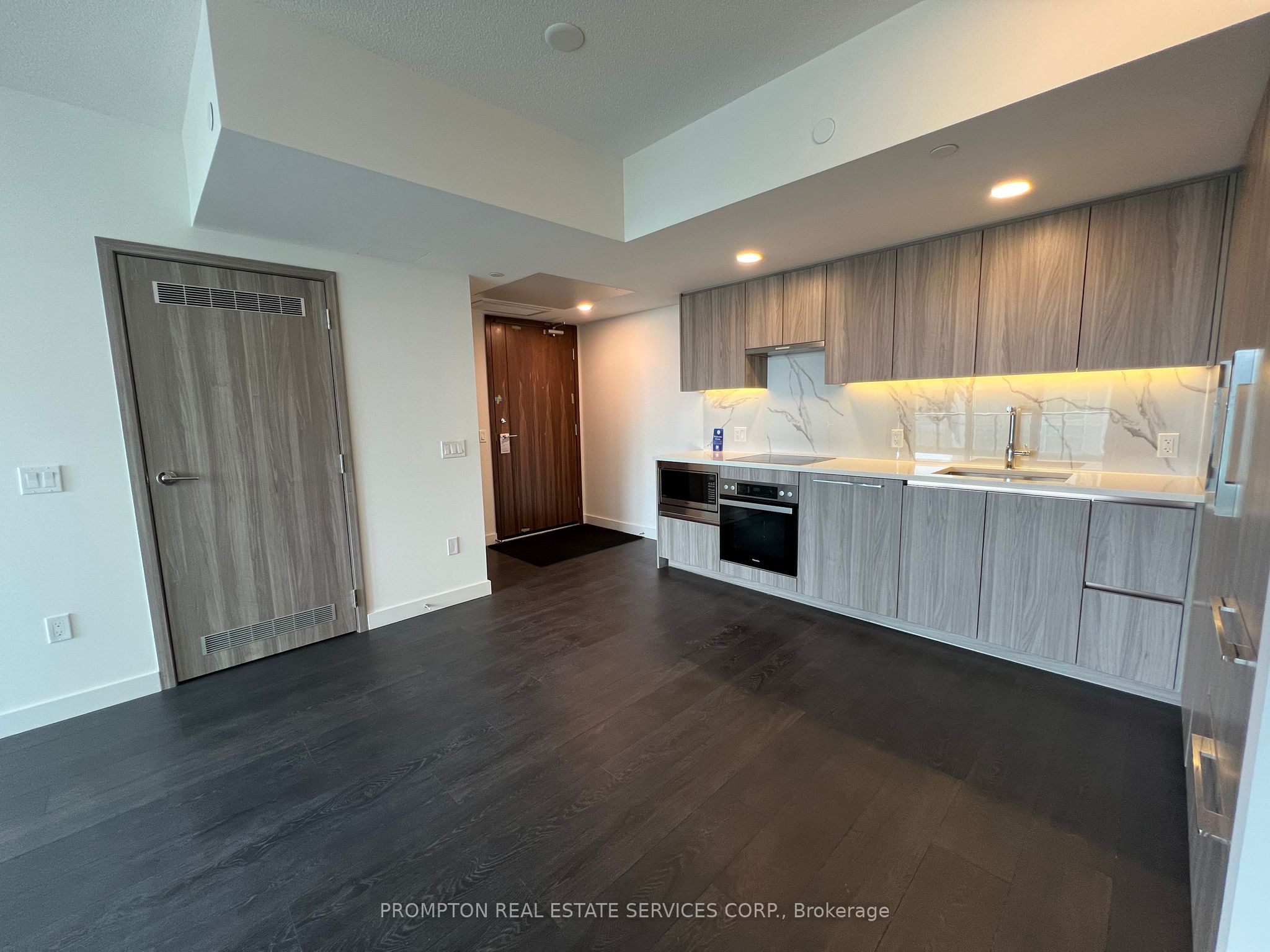 #721 - 3 Concord Cityplace Way Property Photo 12