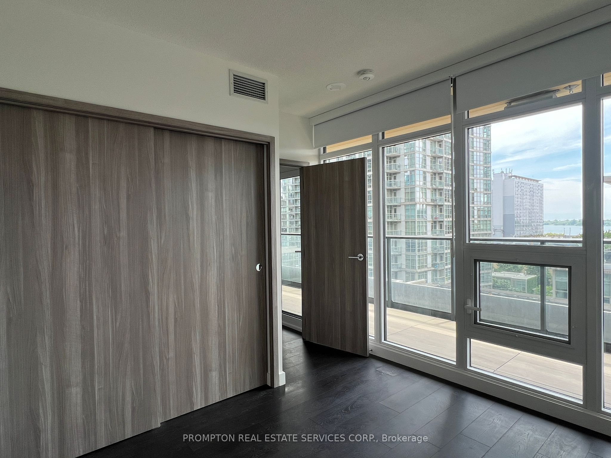 #721 - 3 Concord Cityplace Way Property Photo 27
