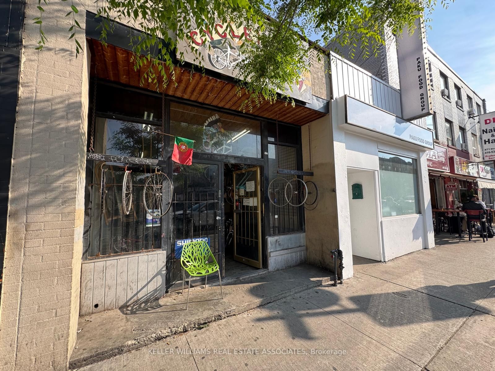 863 Bloor Street W Property Photo 2