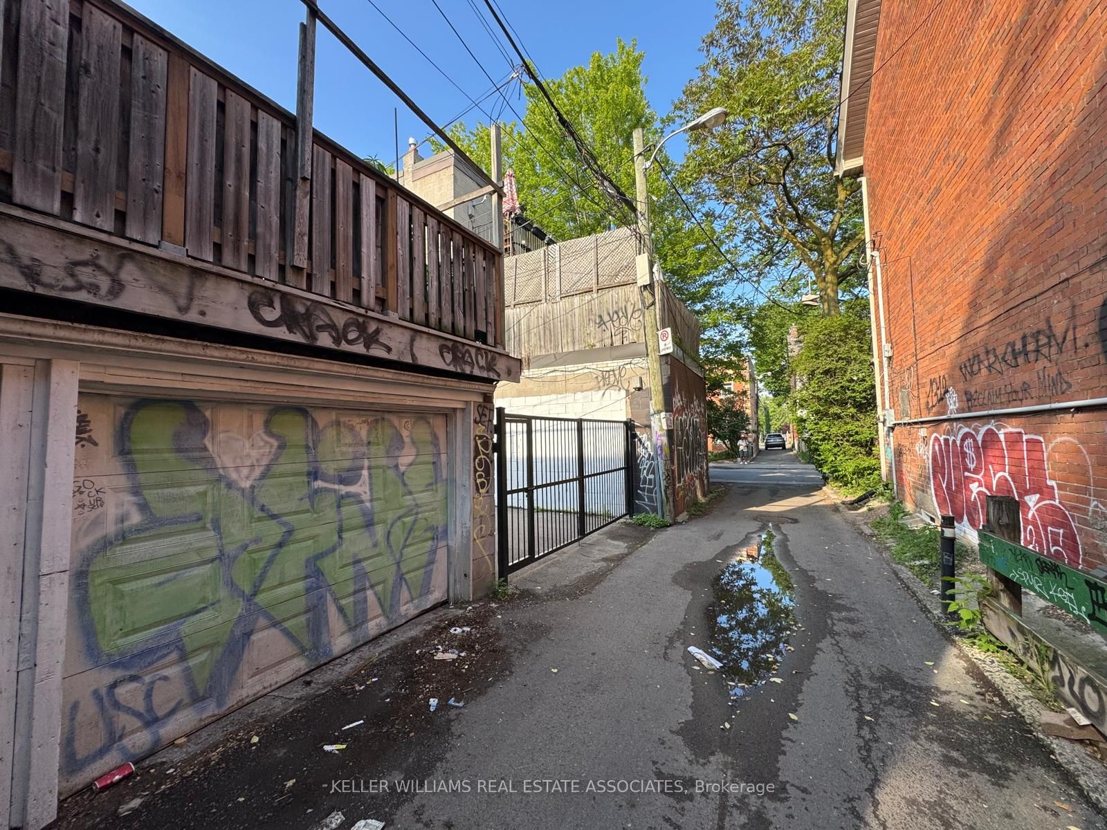 863 Bloor Street W Property Photo 14
