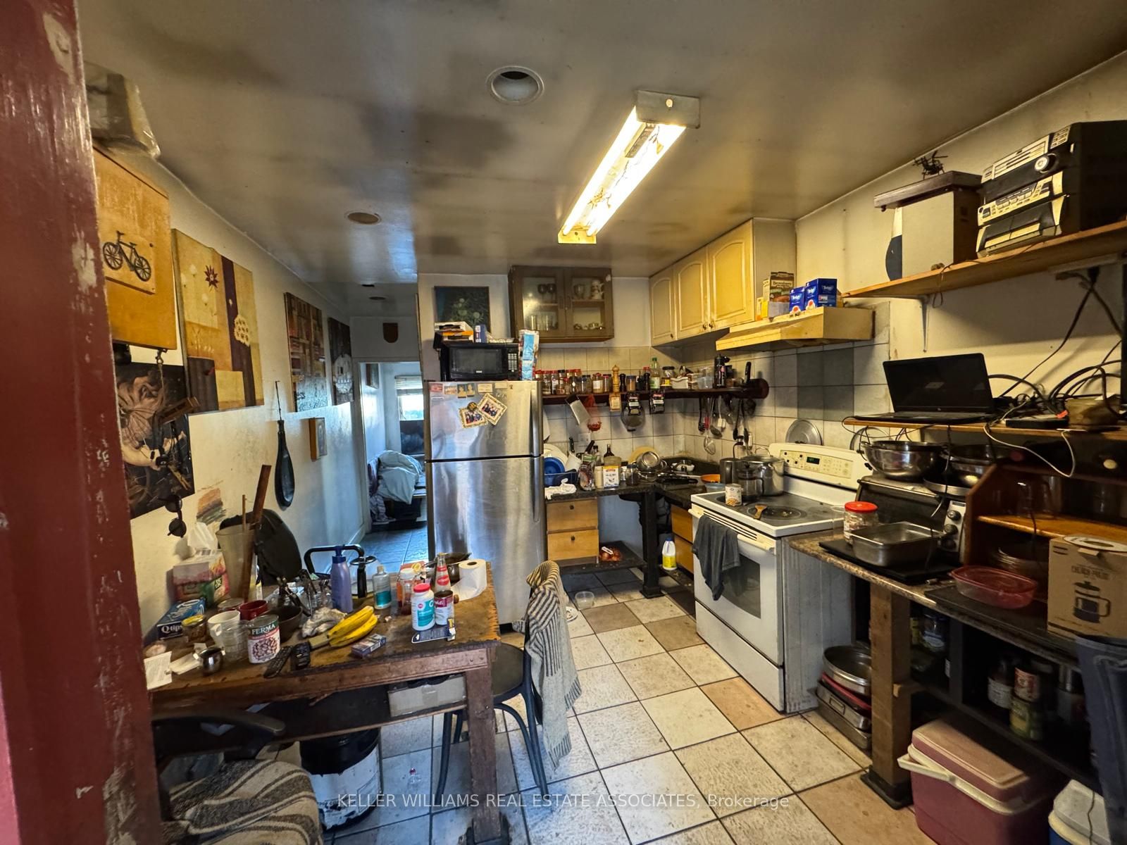 863 Bloor Street W Property Photo 19