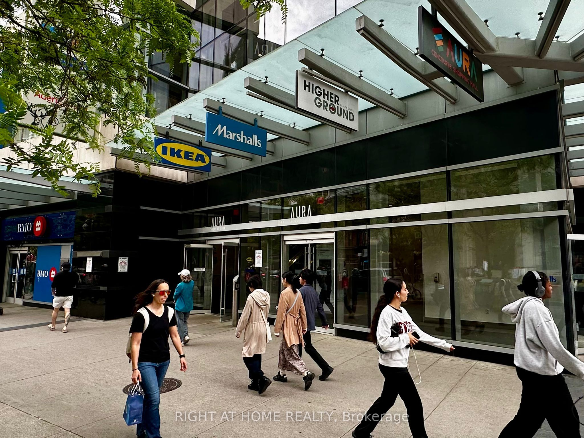 #40 - 384 Yonge Street Property Photo 4