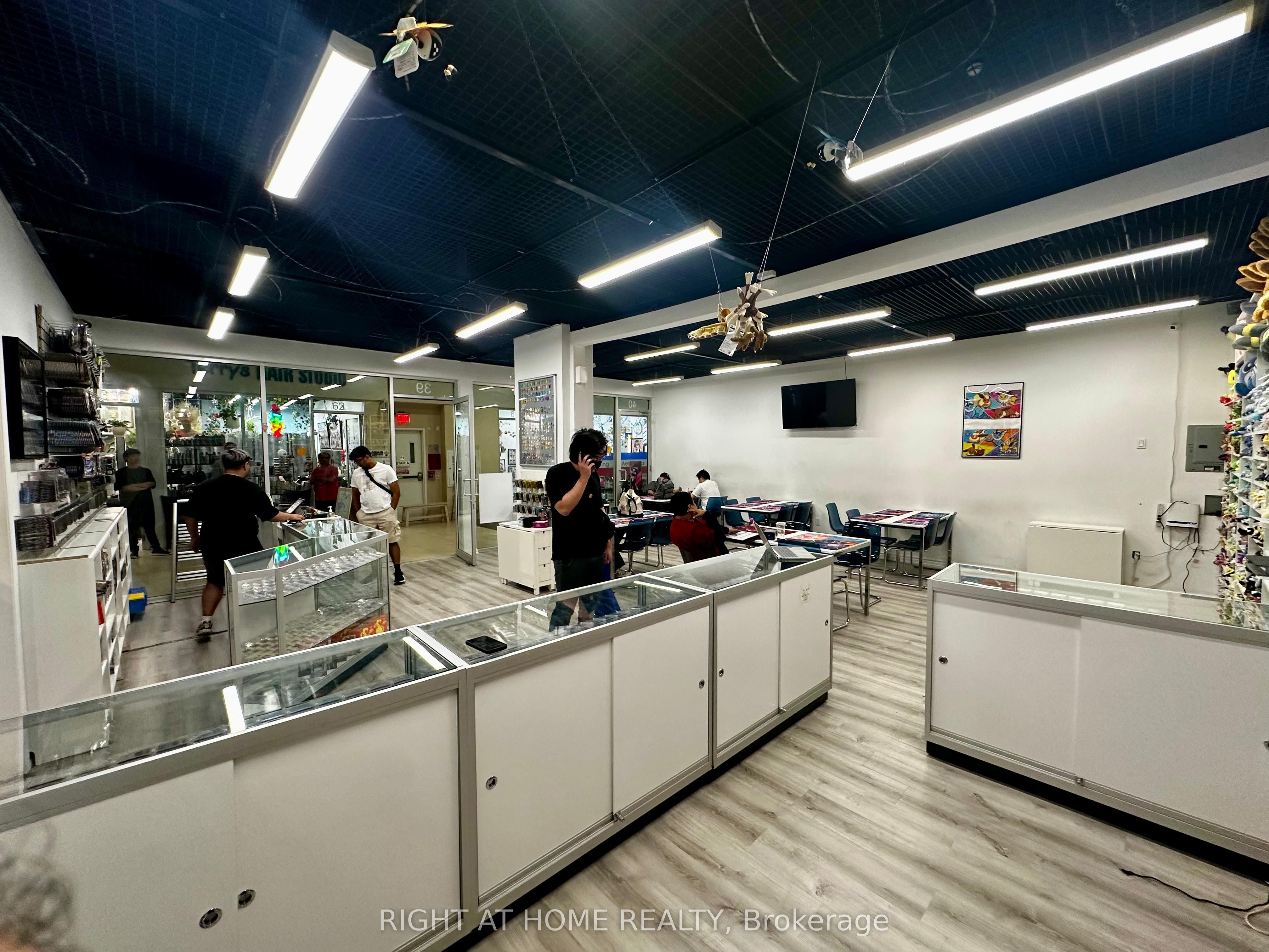 #40 - 384 Yonge Street Property Photo 5