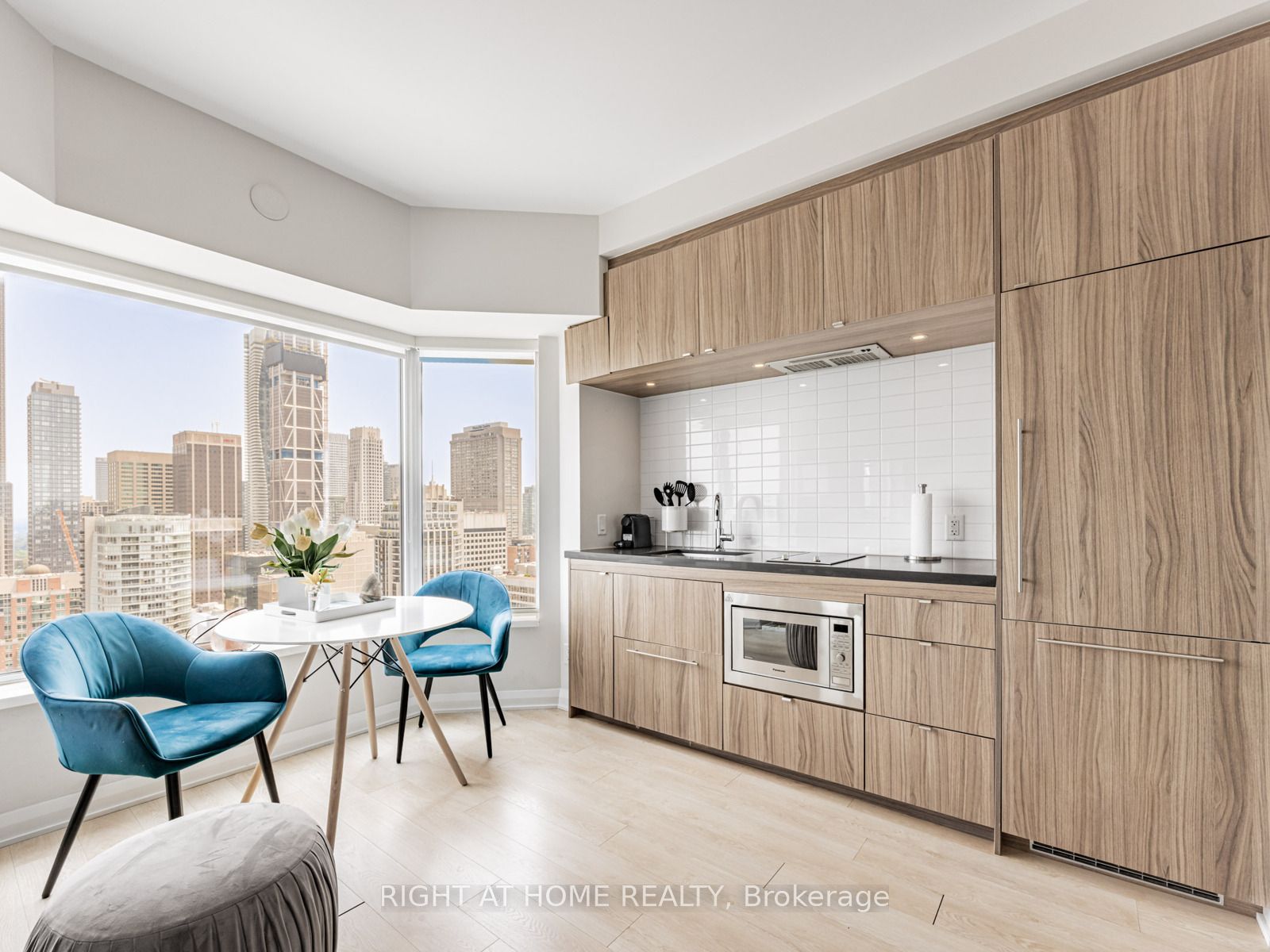 #3105 - 155 Yorkville Avenue Property Photo 2