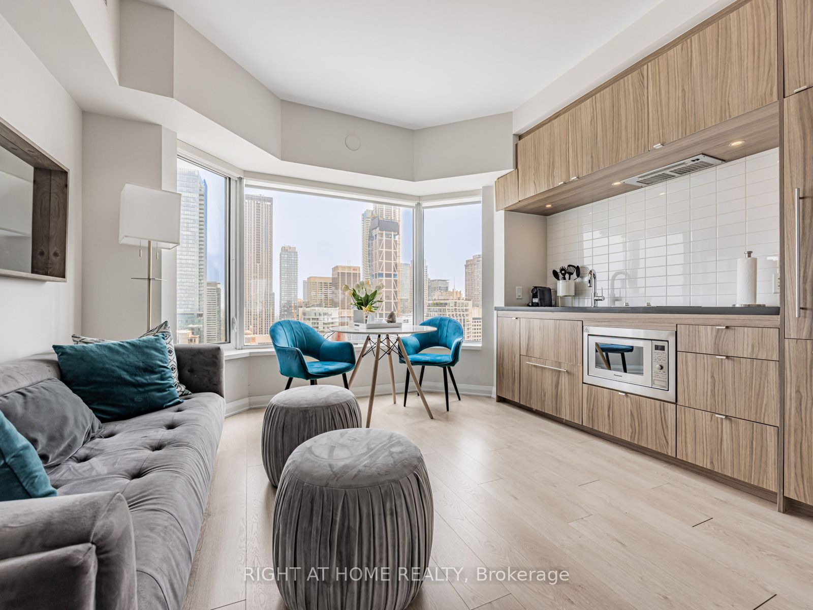 #3105 - 155 Yorkville Avenue Property Photo 3