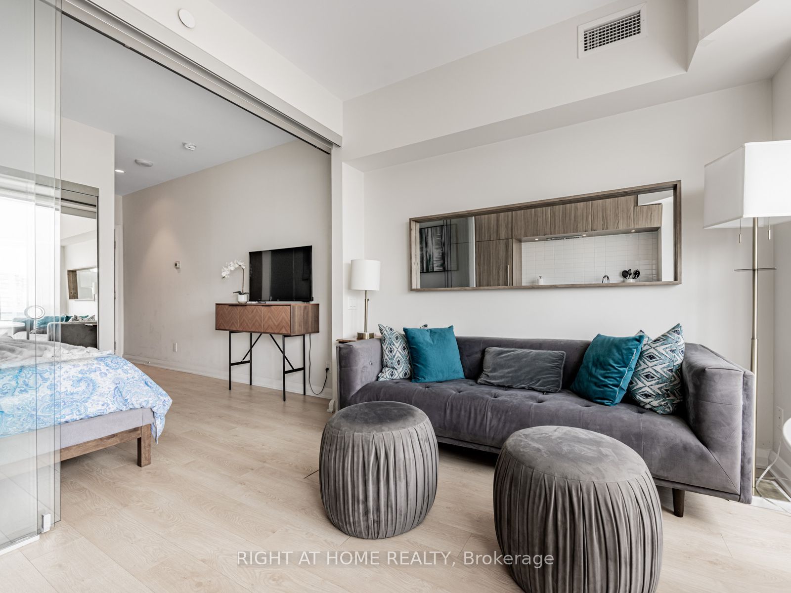 #3105 - 155 Yorkville Avenue Property Photo 11