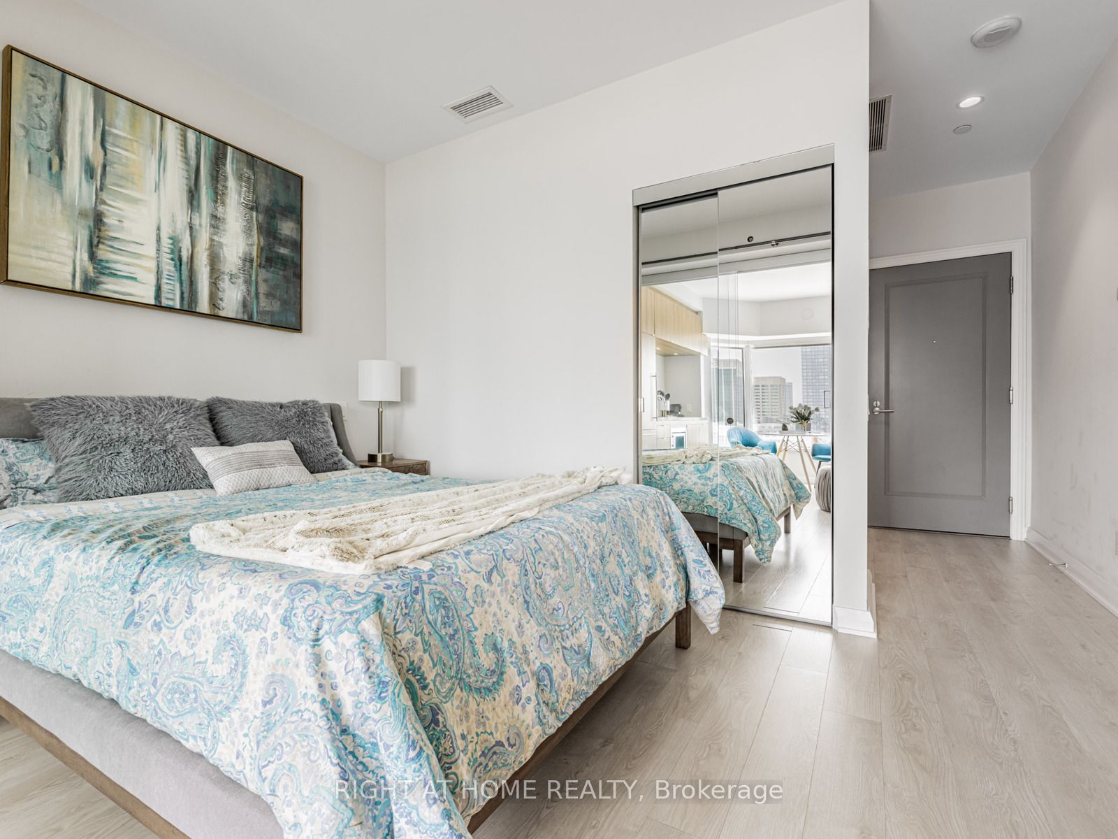 #3105 - 155 Yorkville Avenue Property Photo 14